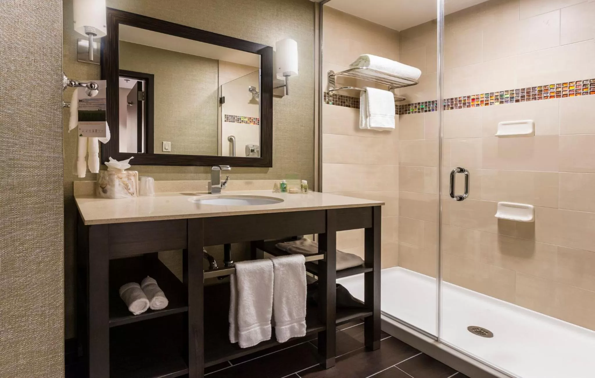 Queen Room with Two Queen Beds and Bathtub in Crowne Plaza Shenandoah - The Woodlands