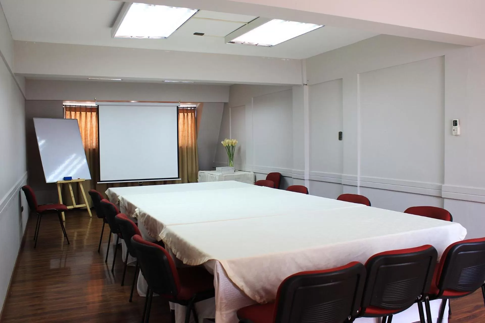 Business Area/Conference Room in Hotel Las Terrazas Express