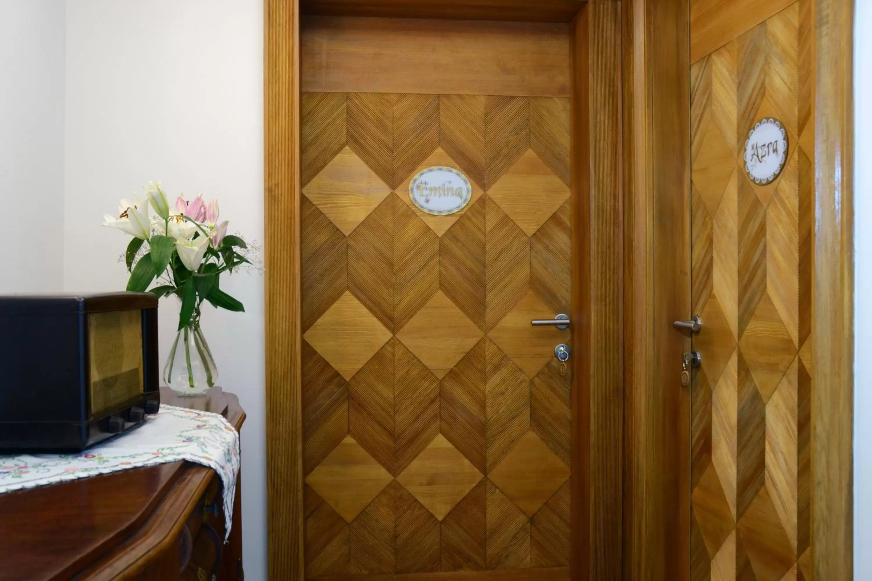 TV/Entertainment Center in Rooms Kibe Mahala