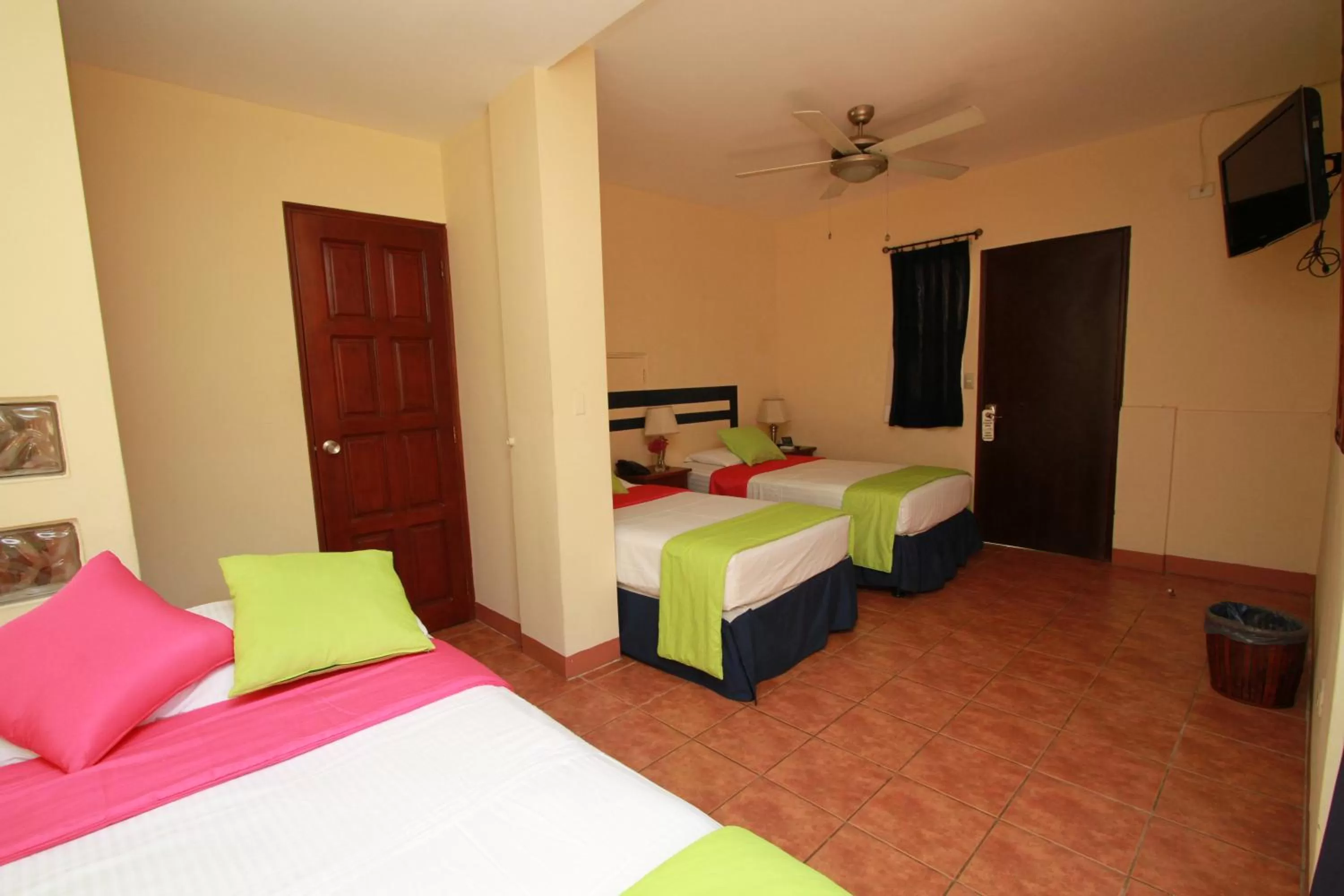 Bed in Hotel Colibri