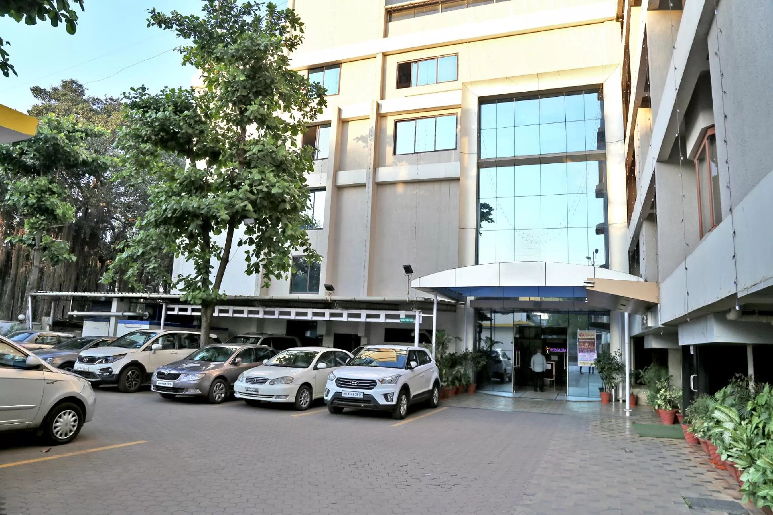 Facade/entrance in Hotel Vrishali Executive