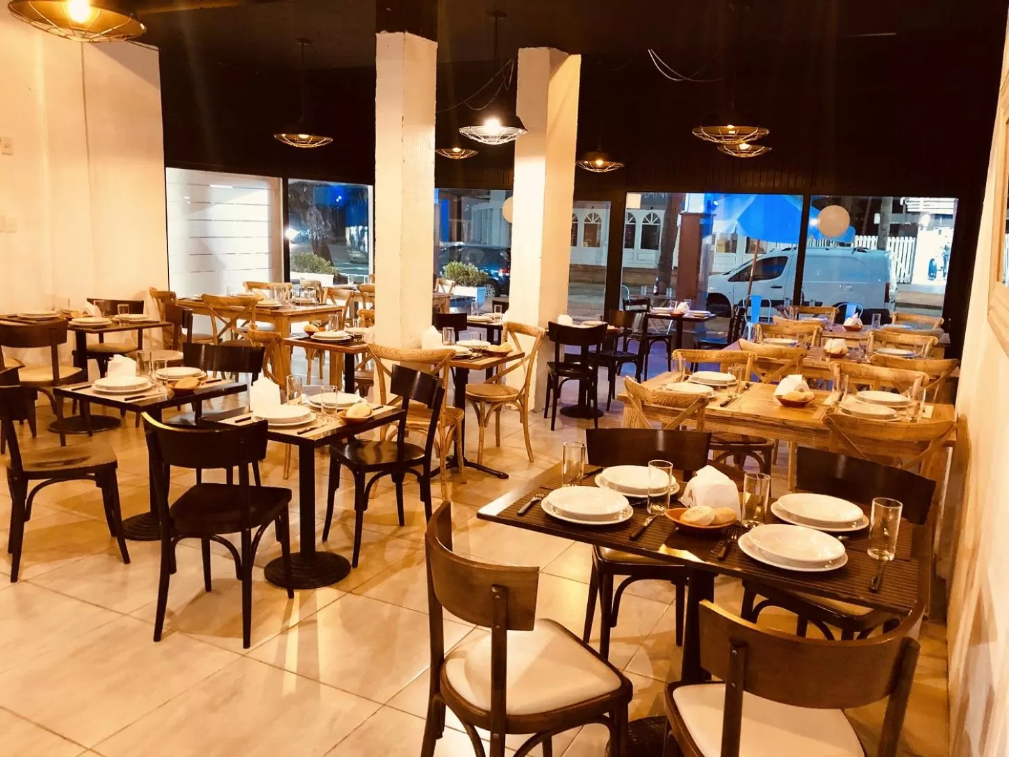 Restaurant/places to eat in Hotel Azul by MH