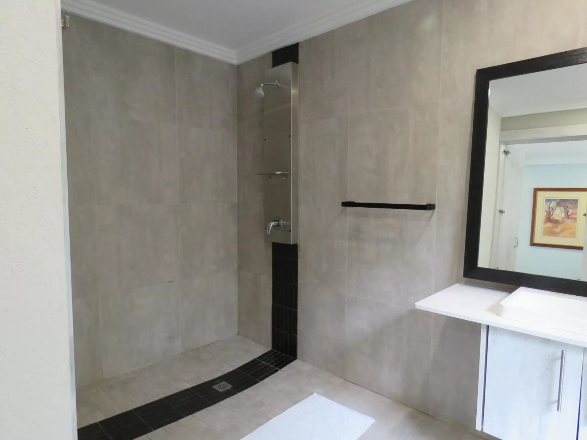 Shower, Bathroom in Jedidja Bed and Breakfast