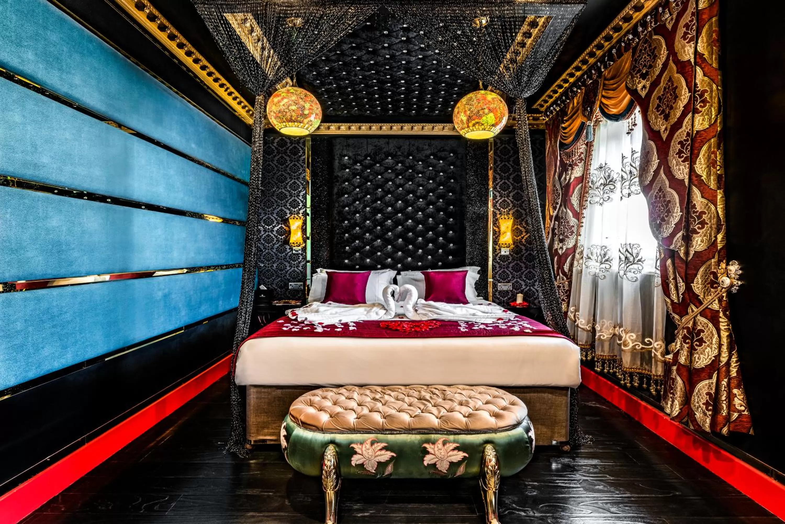 Bed in Grand Sapphire Hotel & Banqueting