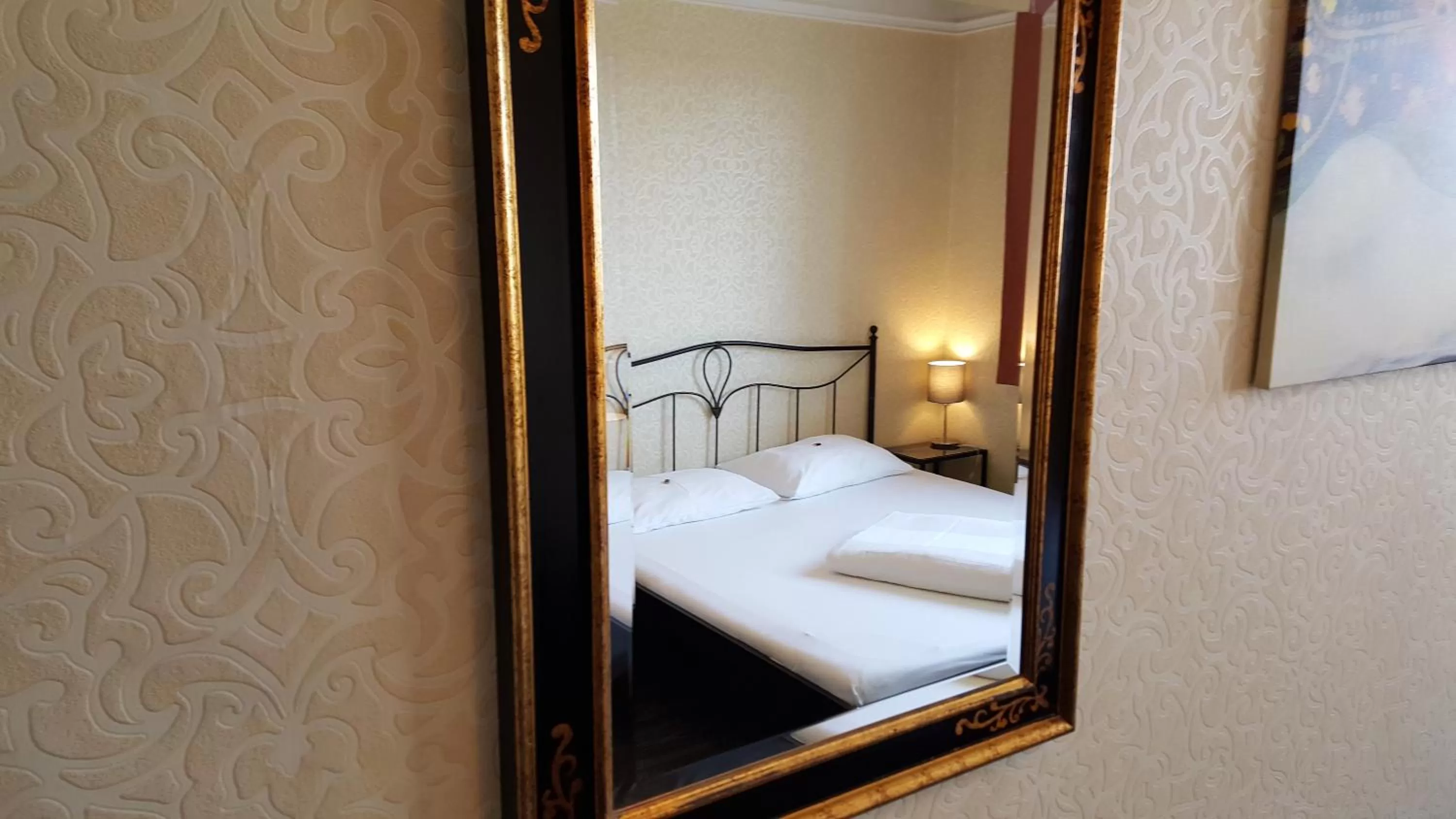 Photo of the whole room, Bed in Hotel Goldene Spinne