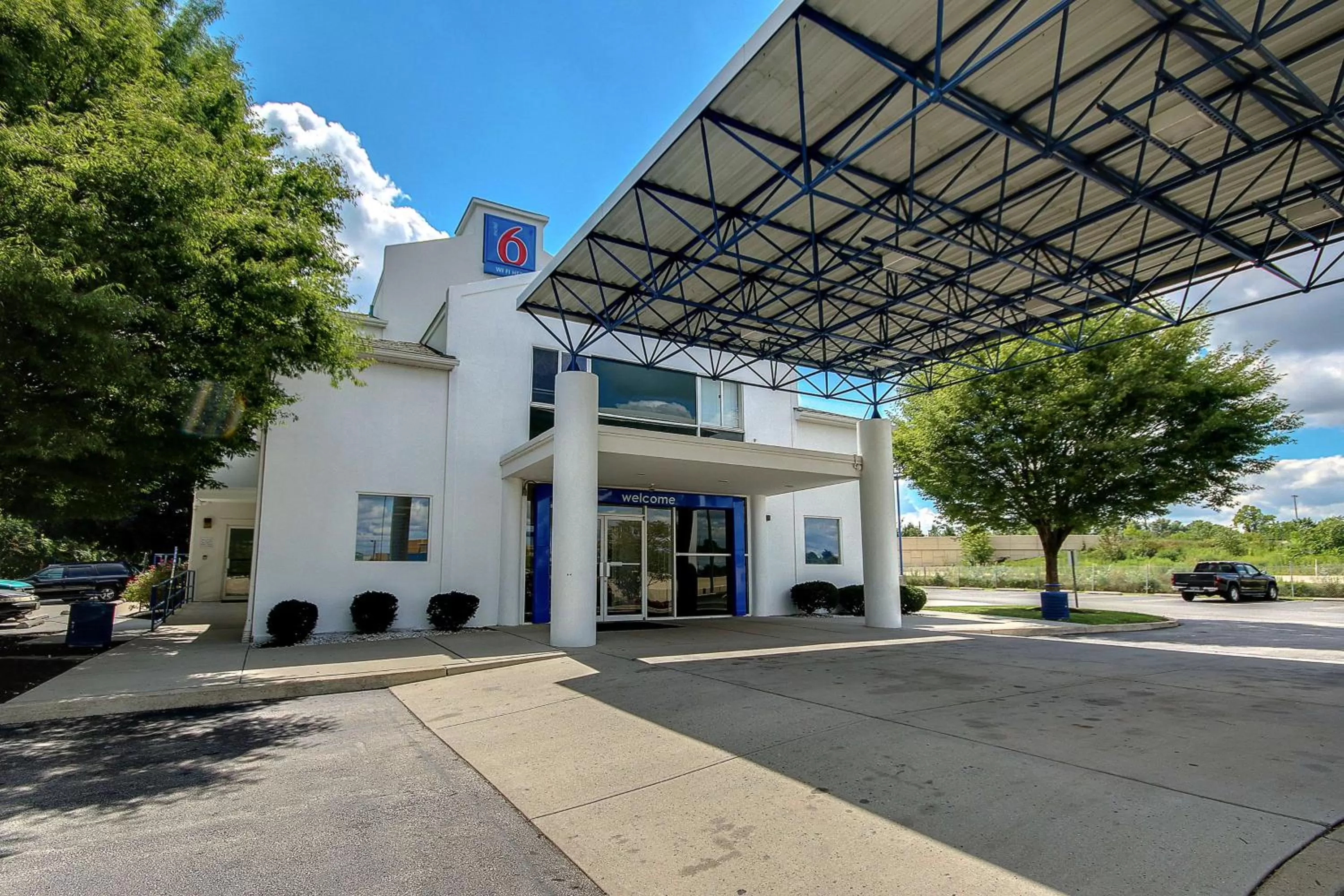 Property building in Motel 6 King Of Prussia PA