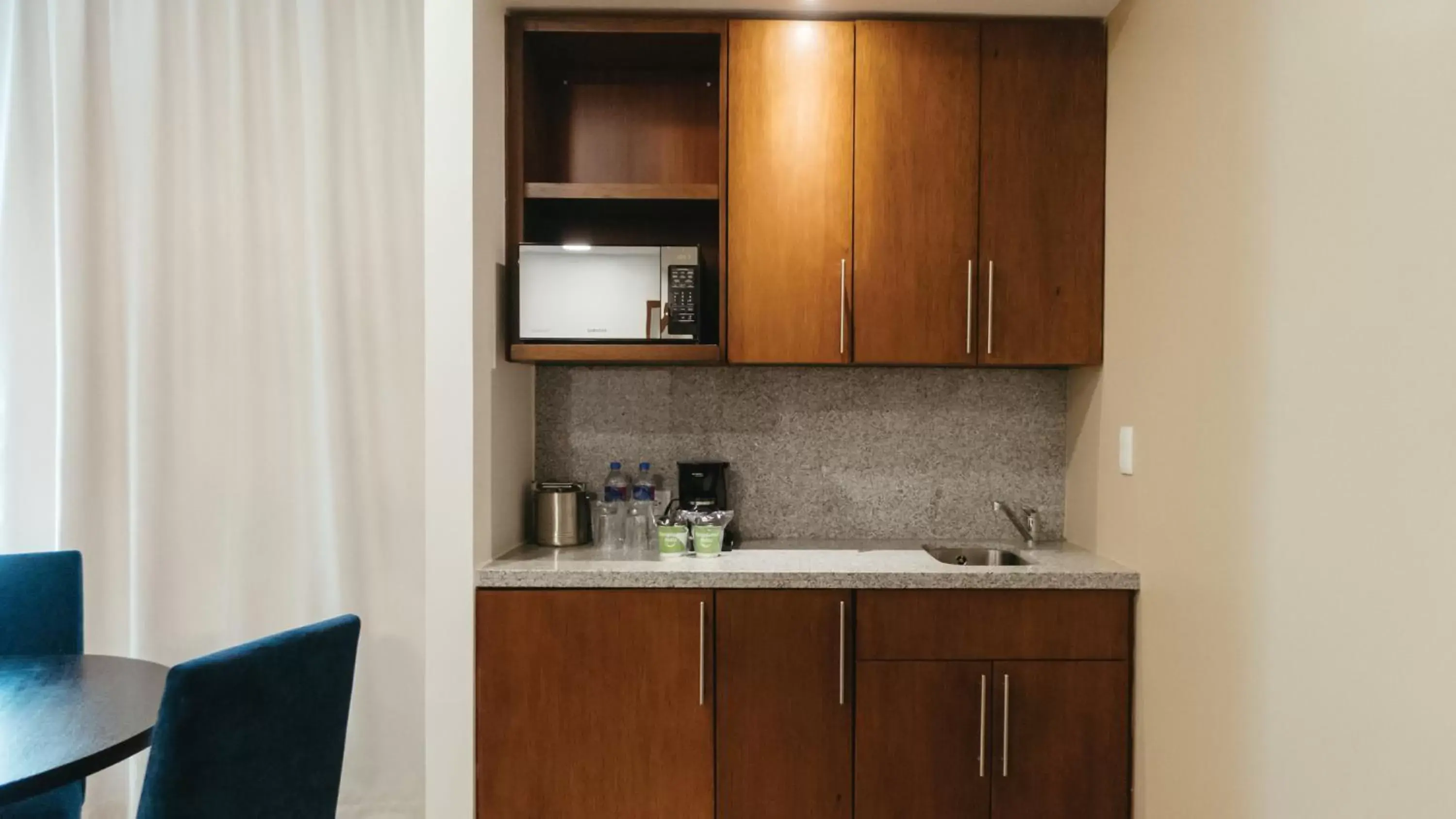 King Suite - Non-Smoking in Holiday Inn Guayaquil Airport, an IHG Hotel King Suite - Non-Smoking in Holiday Inn Guayaquil Airport, an IHG Hotel