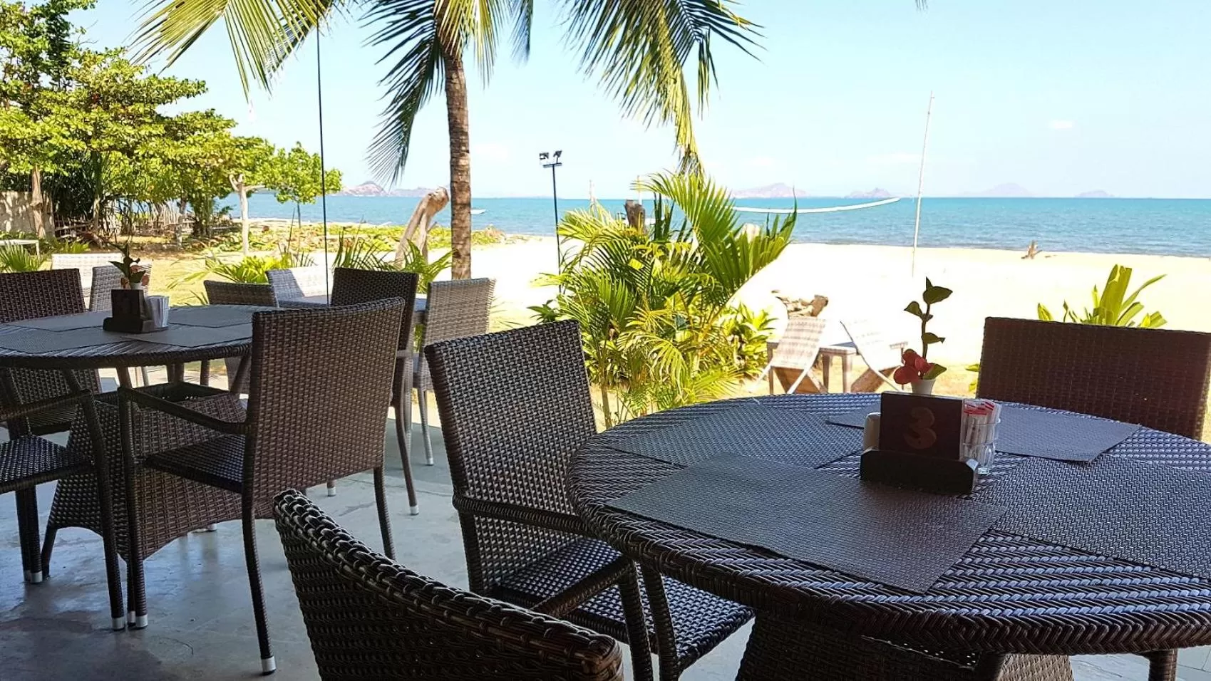 Restaurant/places to eat in Luwansa Beach Hotel