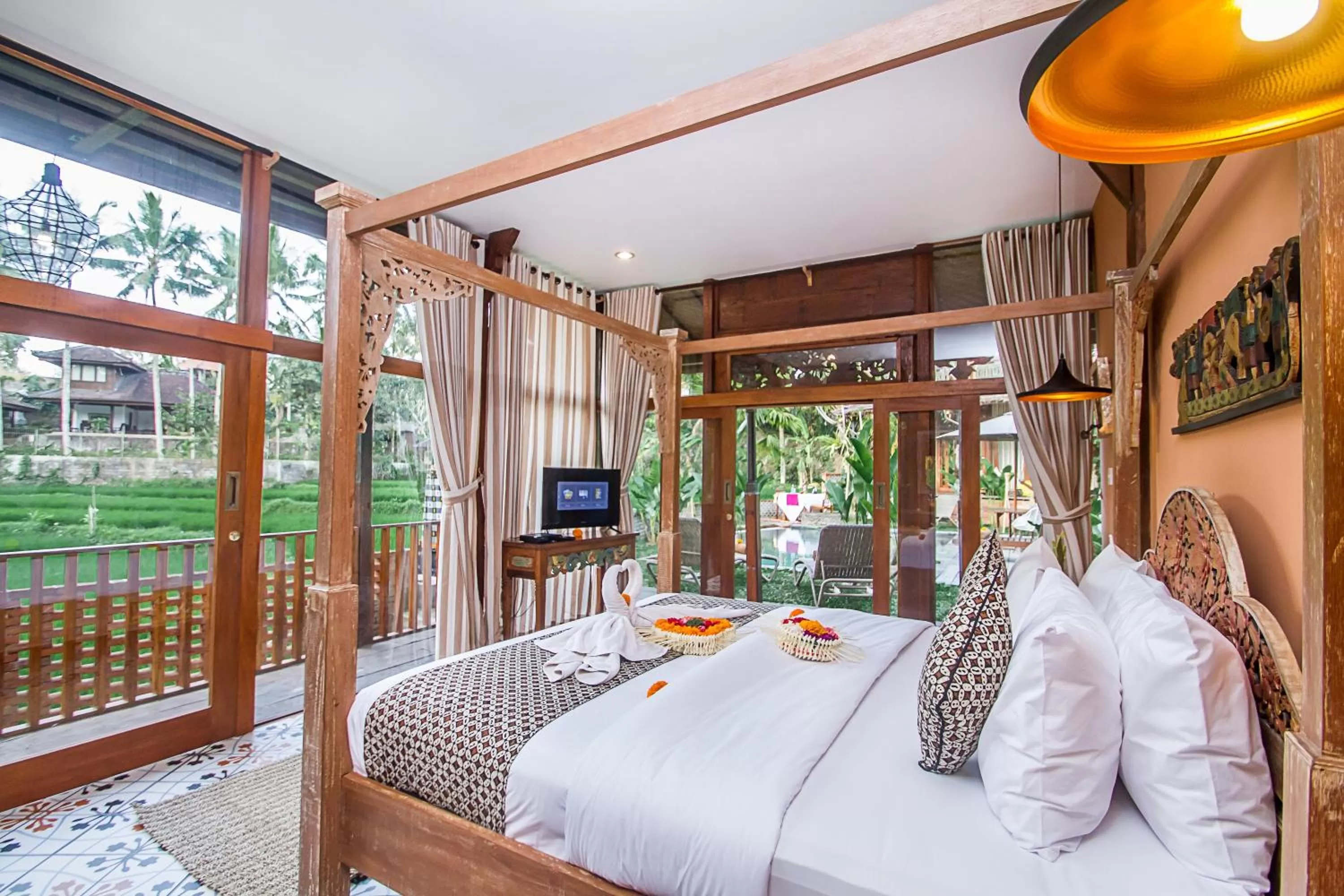 Bed in Gusde Tranquil Villas by EPS