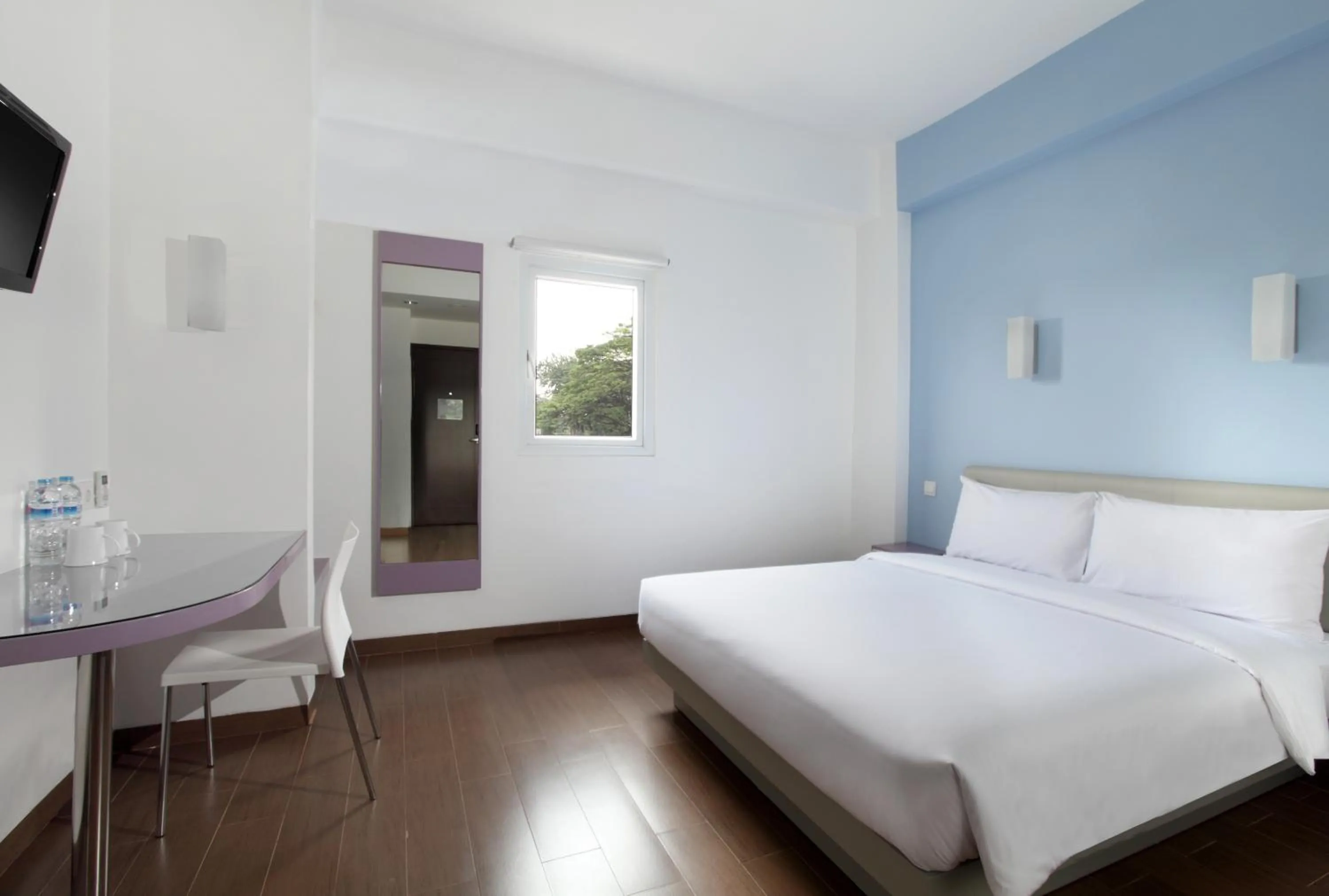Smart Queen Room in Amaris Hotel Cihampelas
