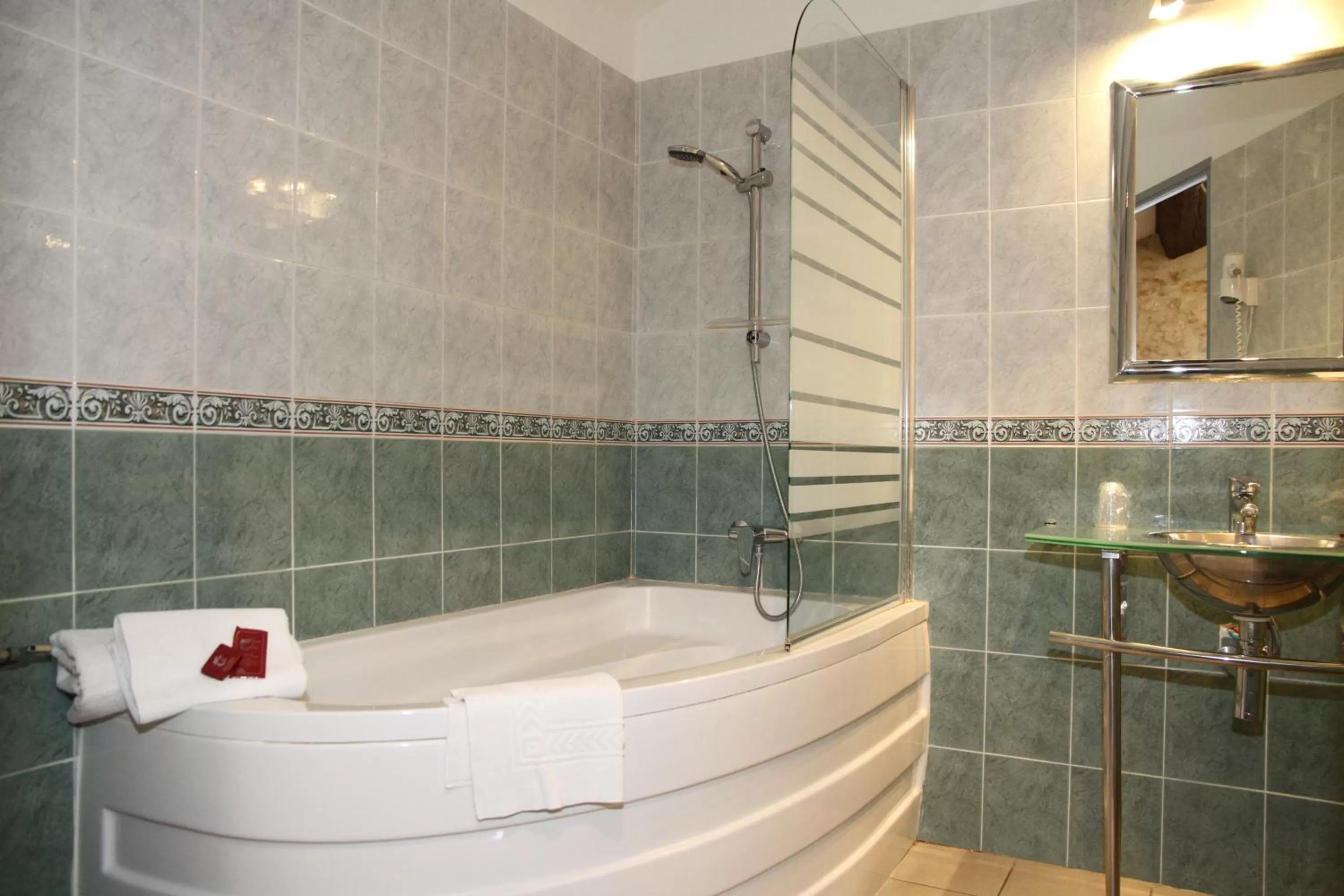 Bathroom in Hotel Saint Germain