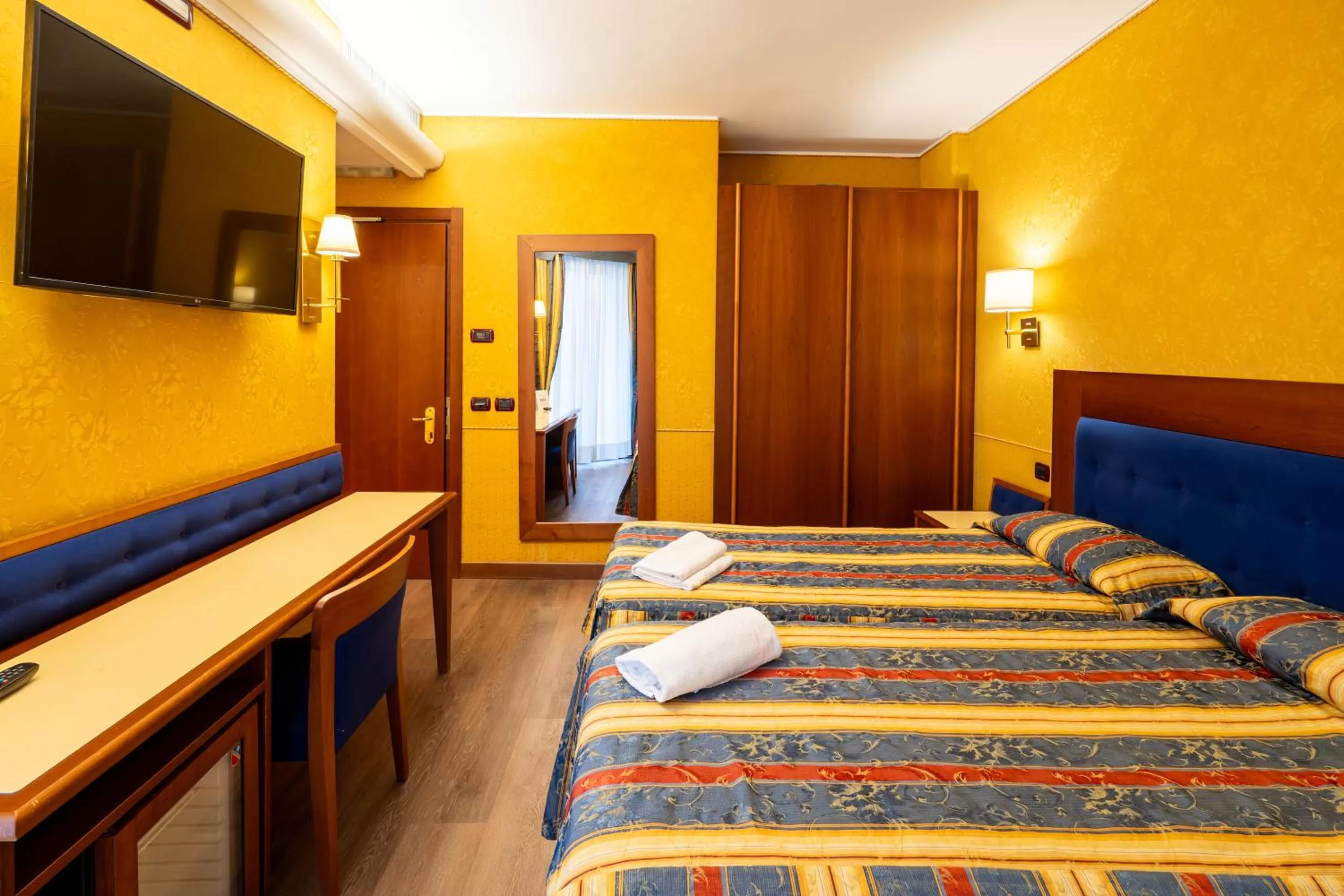 Bed in Hotel Des Etrangers