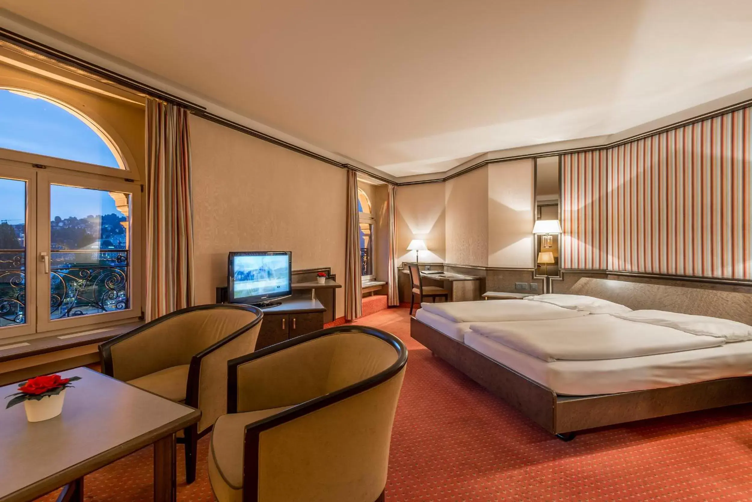 Junior Suite in Hotel Monopol Luzern Junior Suite in Hotel Monopol Luzern