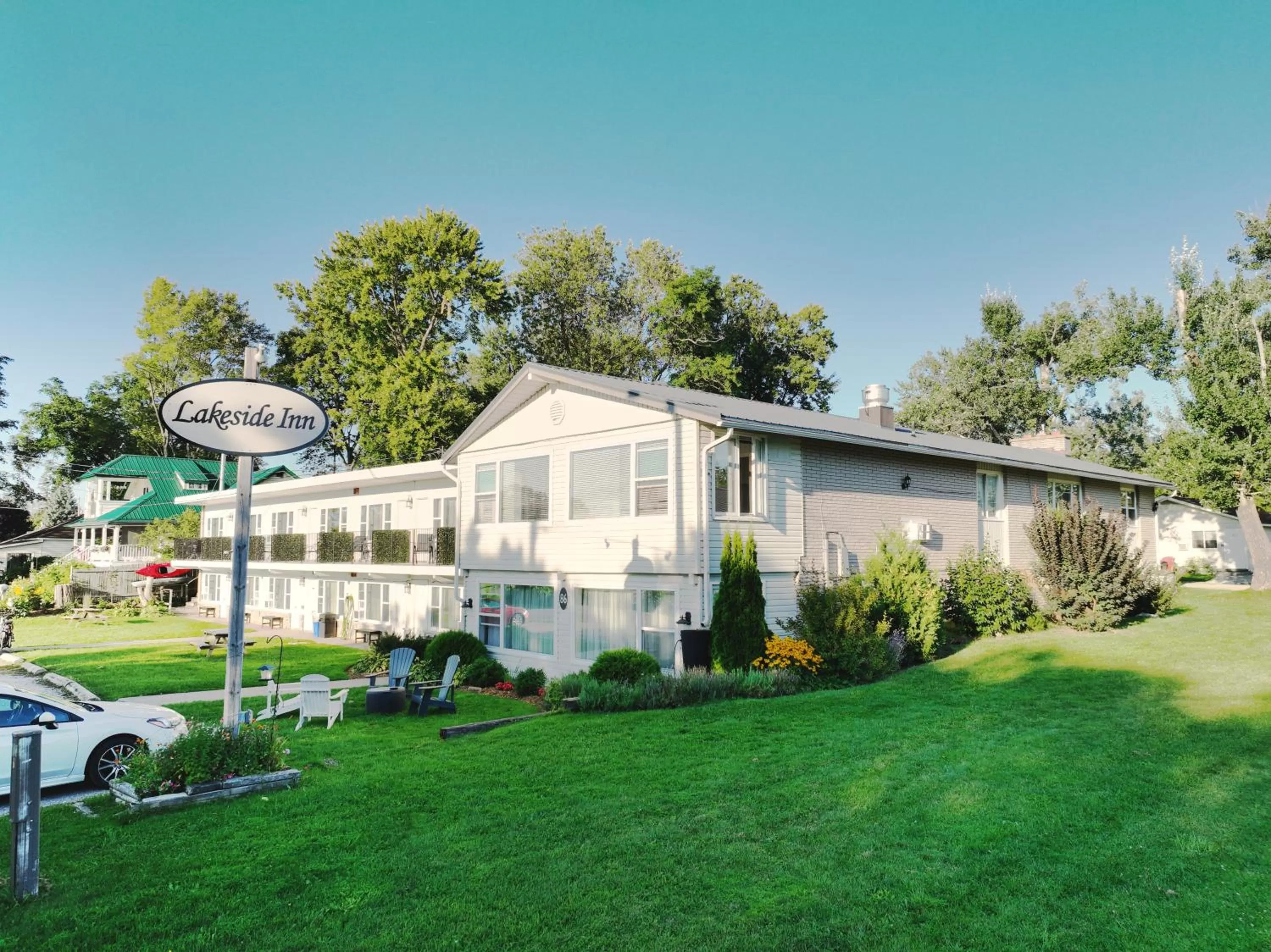 Property building in Lakeside Inn