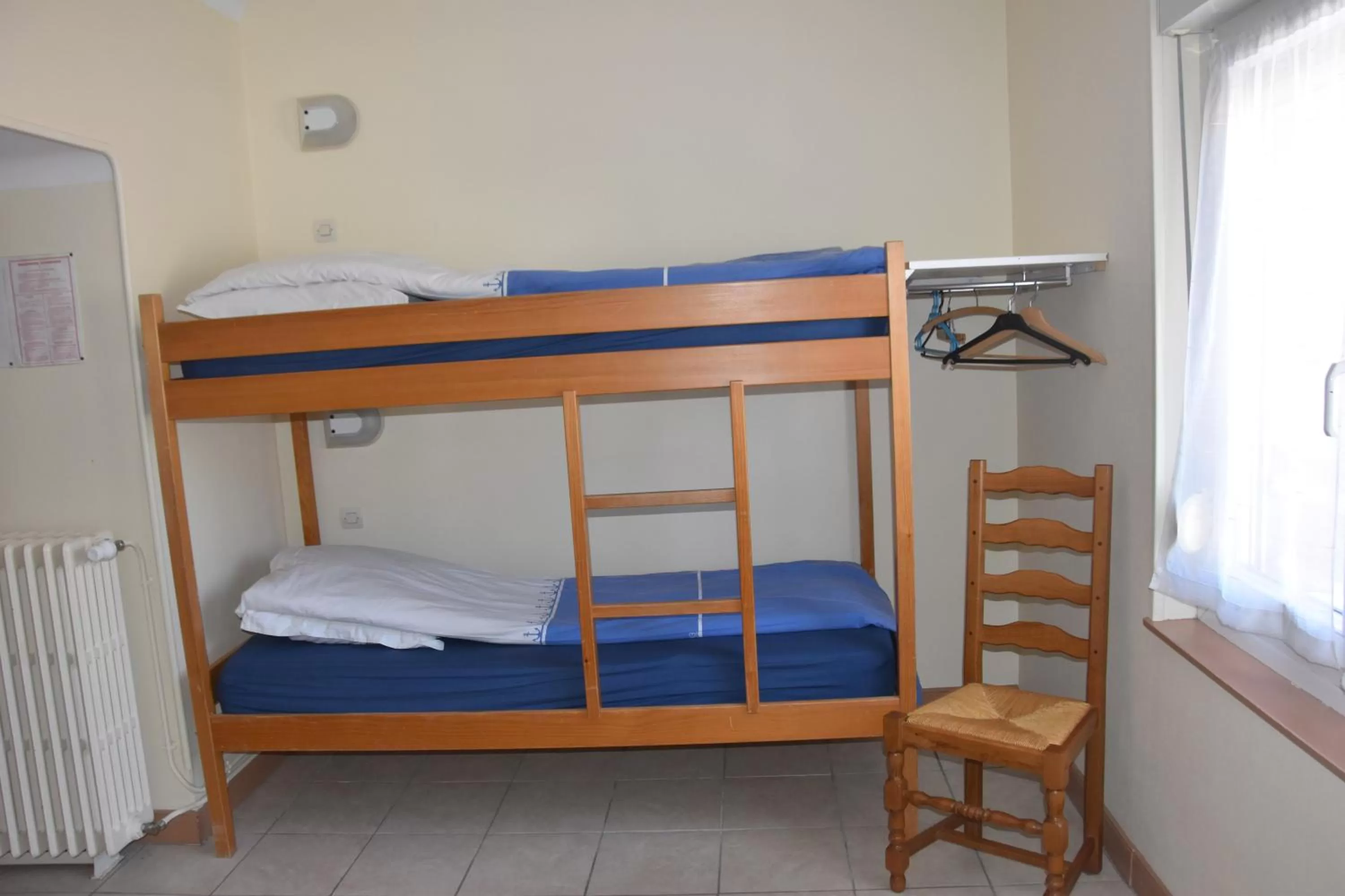 bunk bed, Bed in Hotel Gai Relais