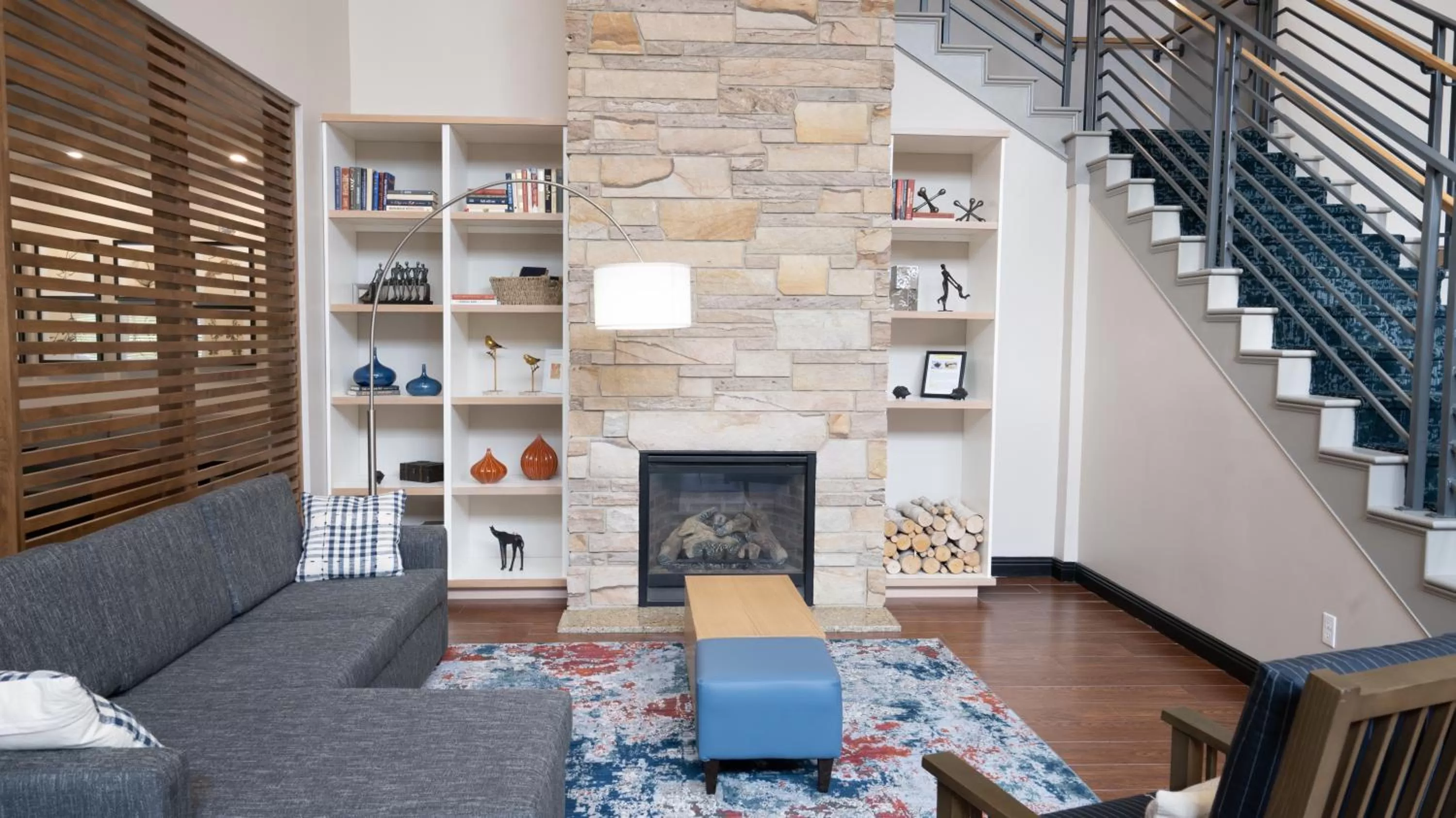 Lobby or reception in Country Inn & Suites by Radisson, State College Penn State Area , PA