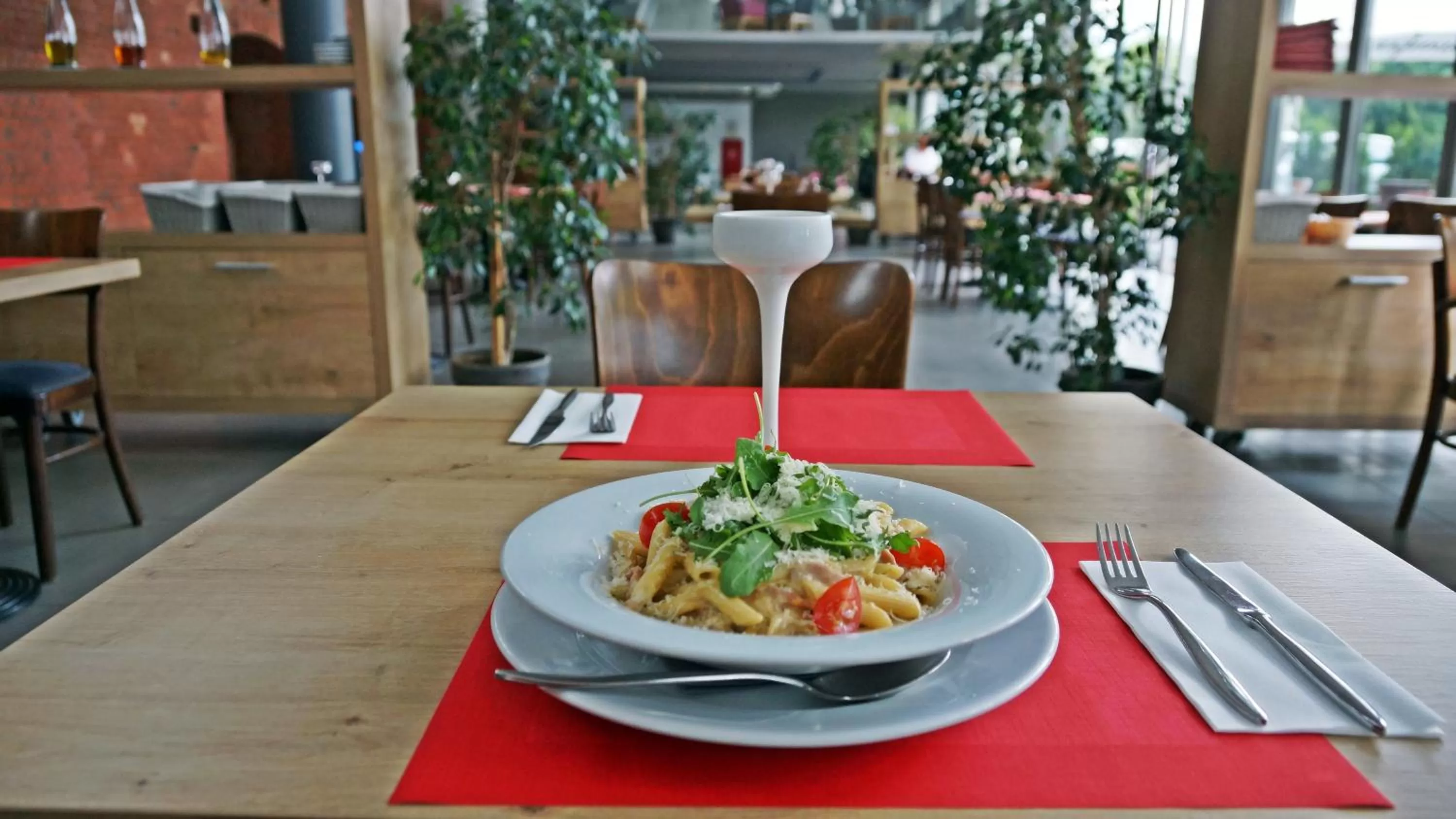 Restaurant/places to eat in Hotel Forza