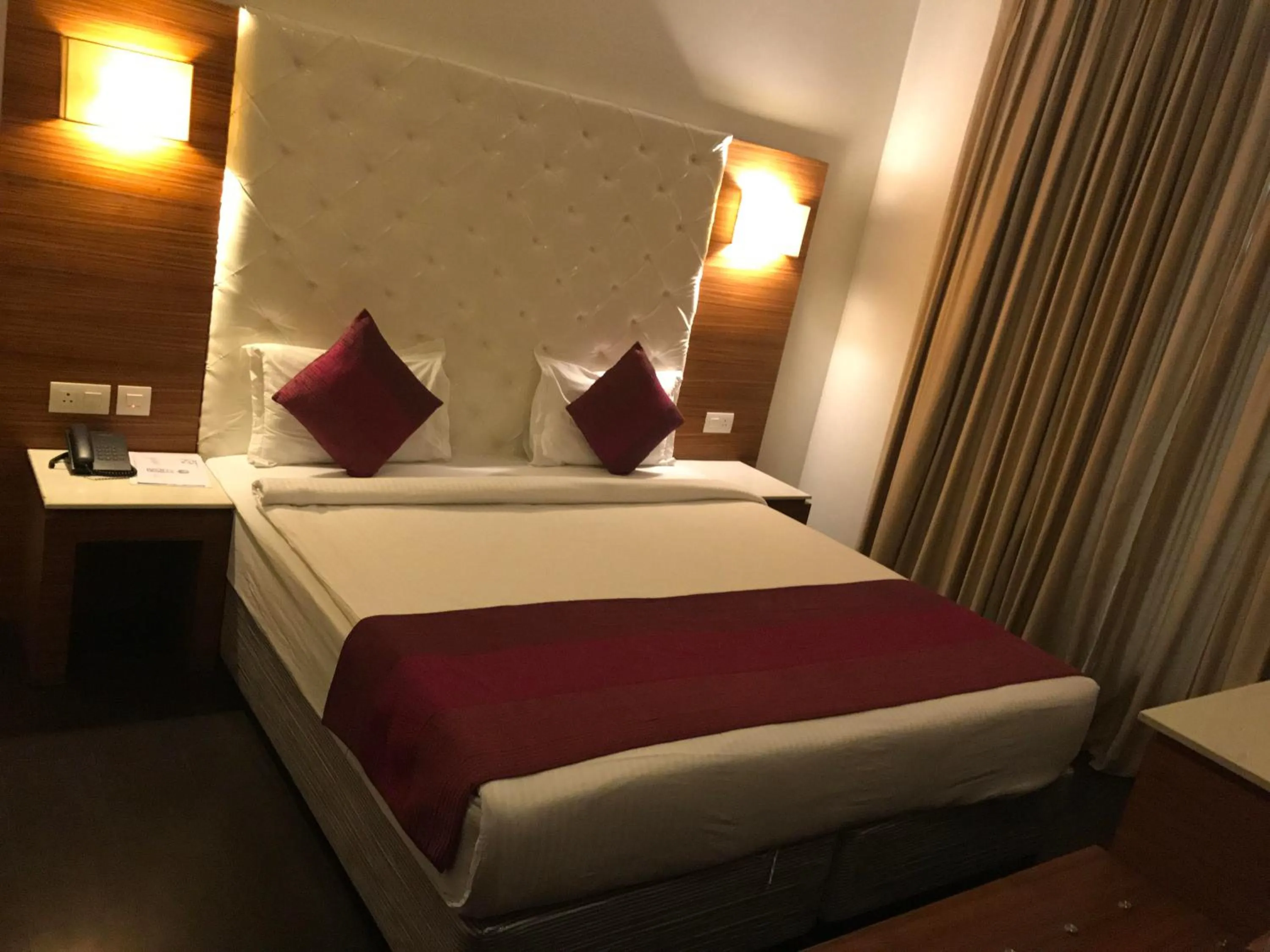 View (from property/room), Bed in Hotel Ivory 32