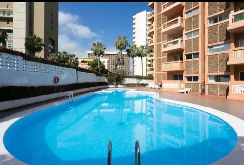 Swimming Pool in Regina Pacis (VALLE-LUZ)