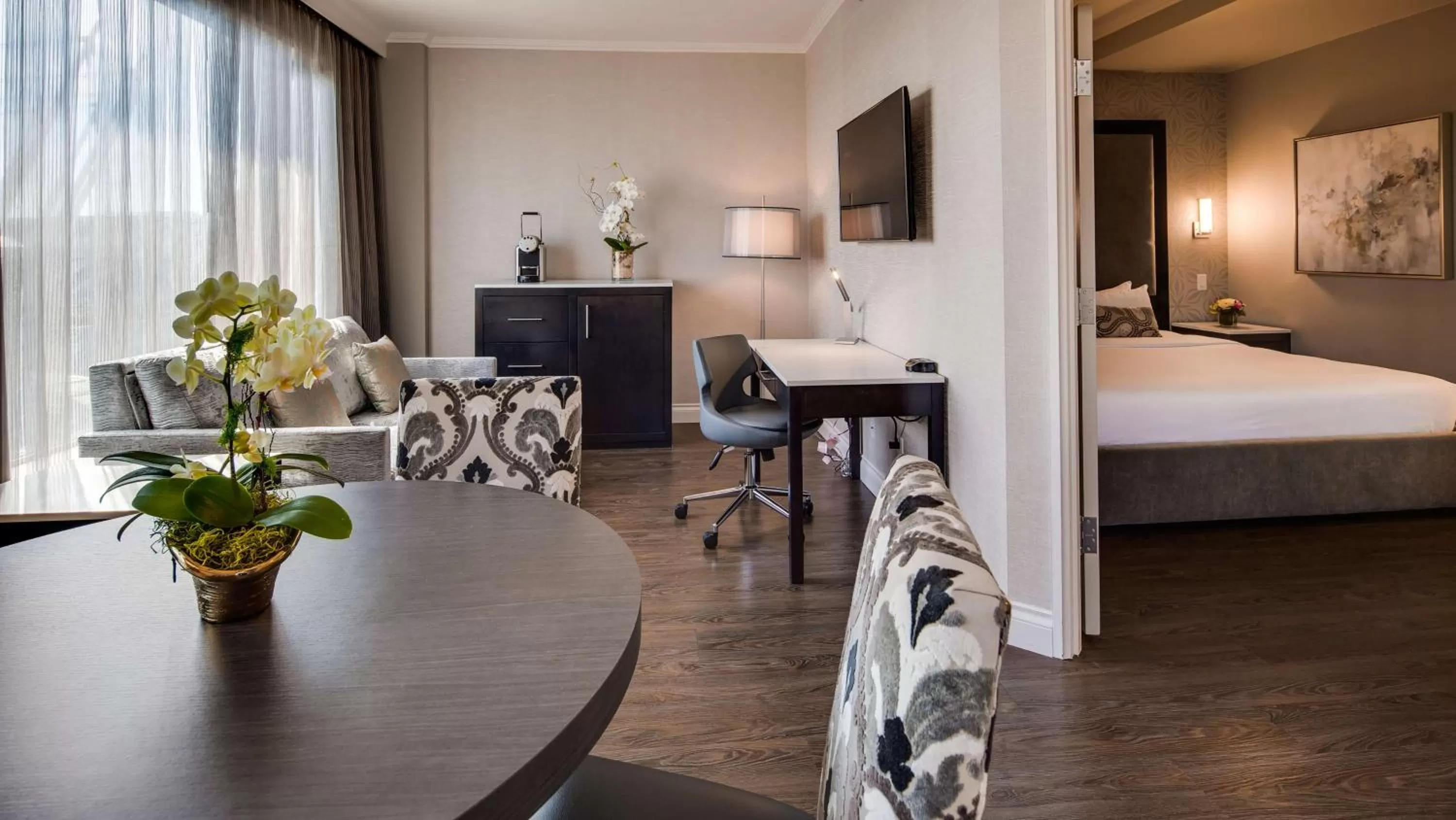 Photo of the whole room, Bed in Georgian Court Hotel, WorldHotels Elite