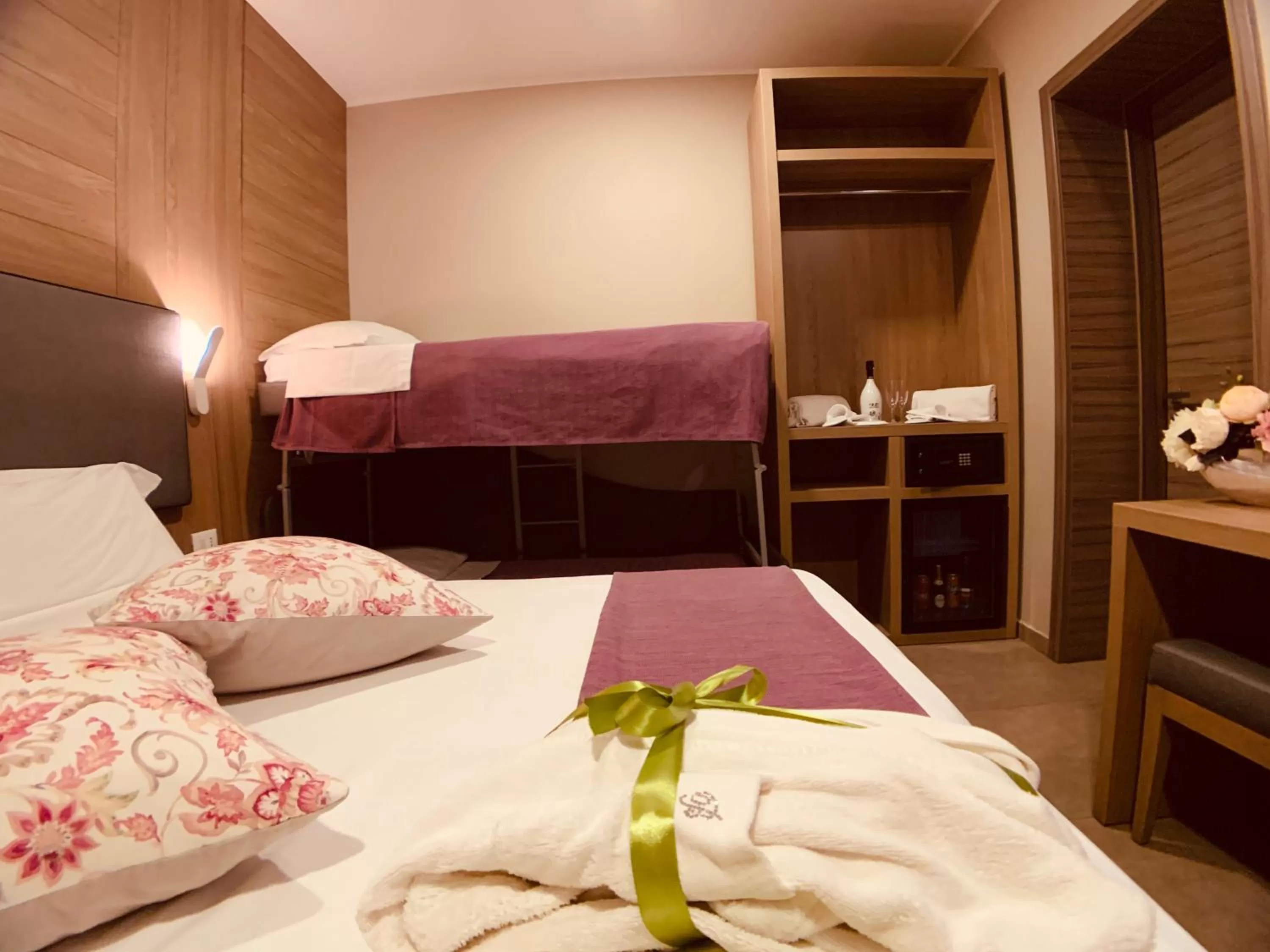 Photo of the whole room, Bed in Hotel Smeraldo