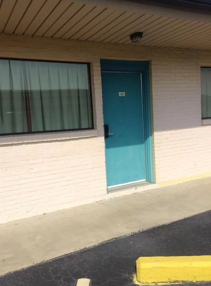 Facade/entrance in New Orleans Inn