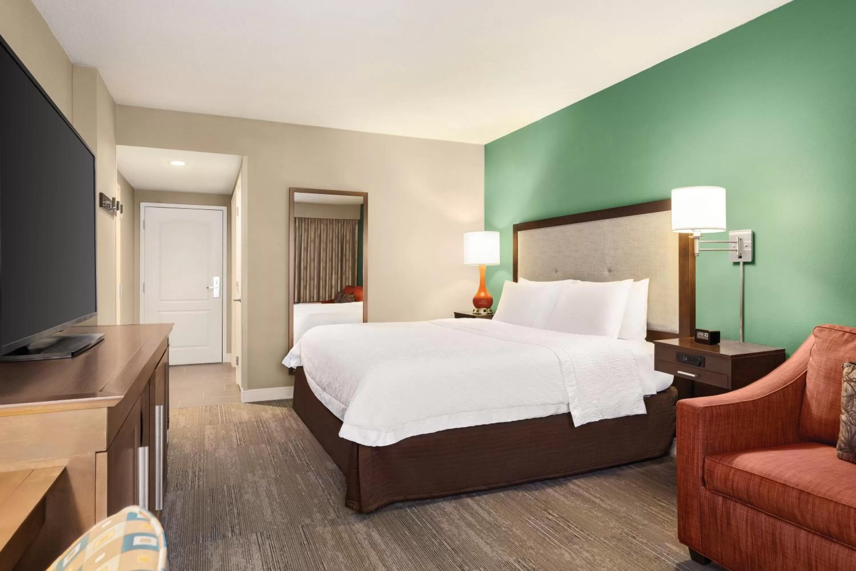 Bedroom, Bed in Hampton Inn and Suites New Orleans Convention Center