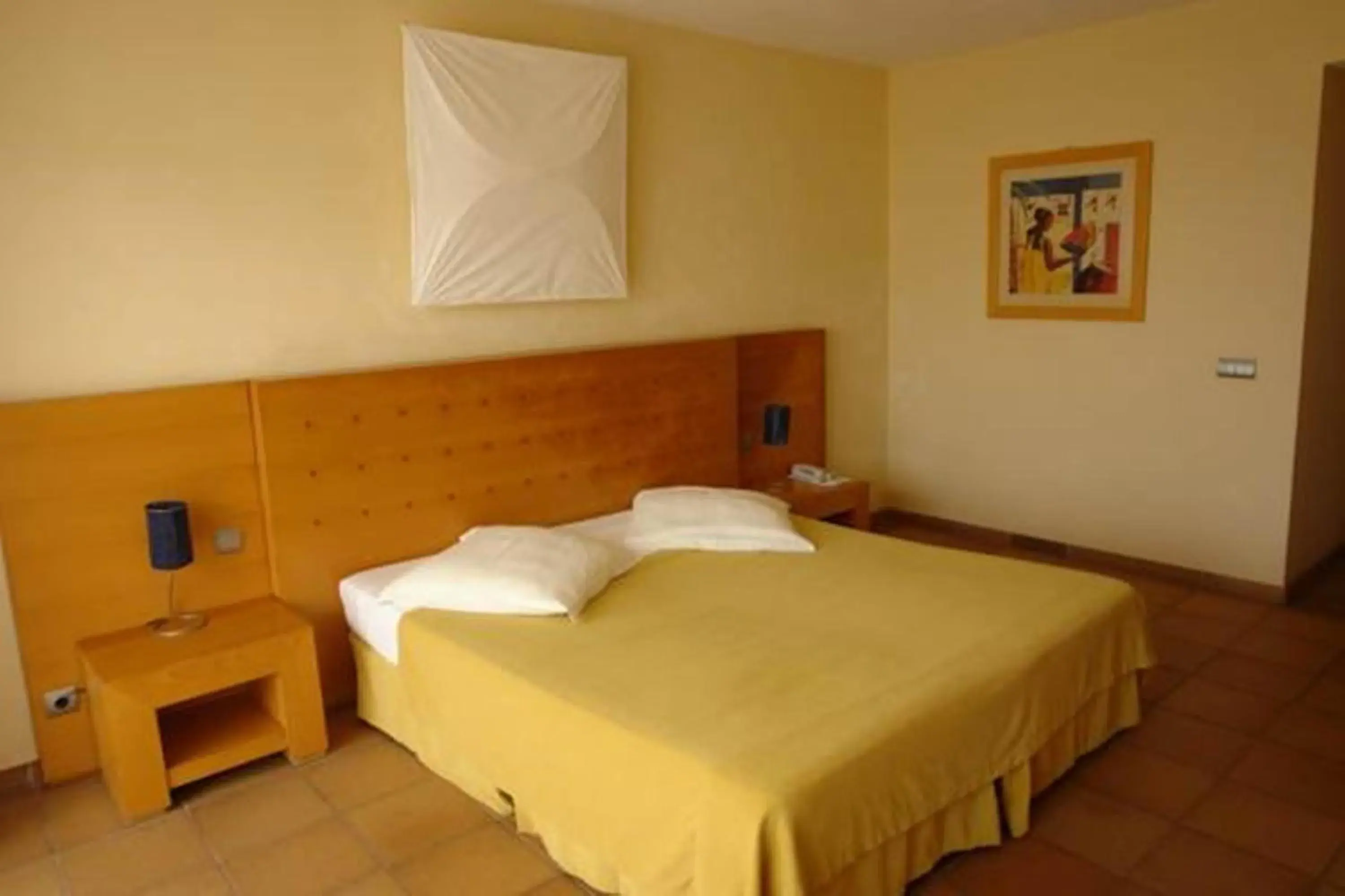 Standard Single Room in Foya Branca by Flagworld Hotels Standard Single Room in Foya Branca by Flagworld Hotels