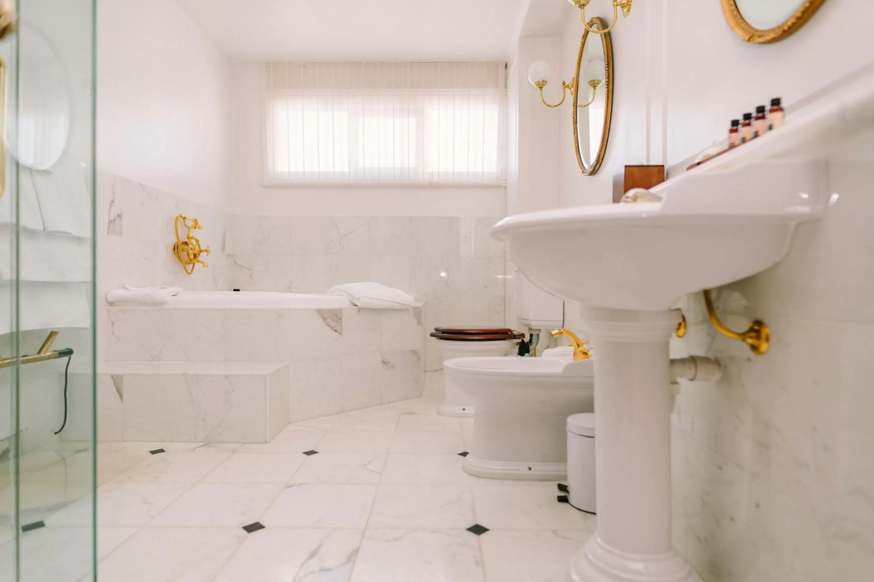 Shower in Chateau Yering