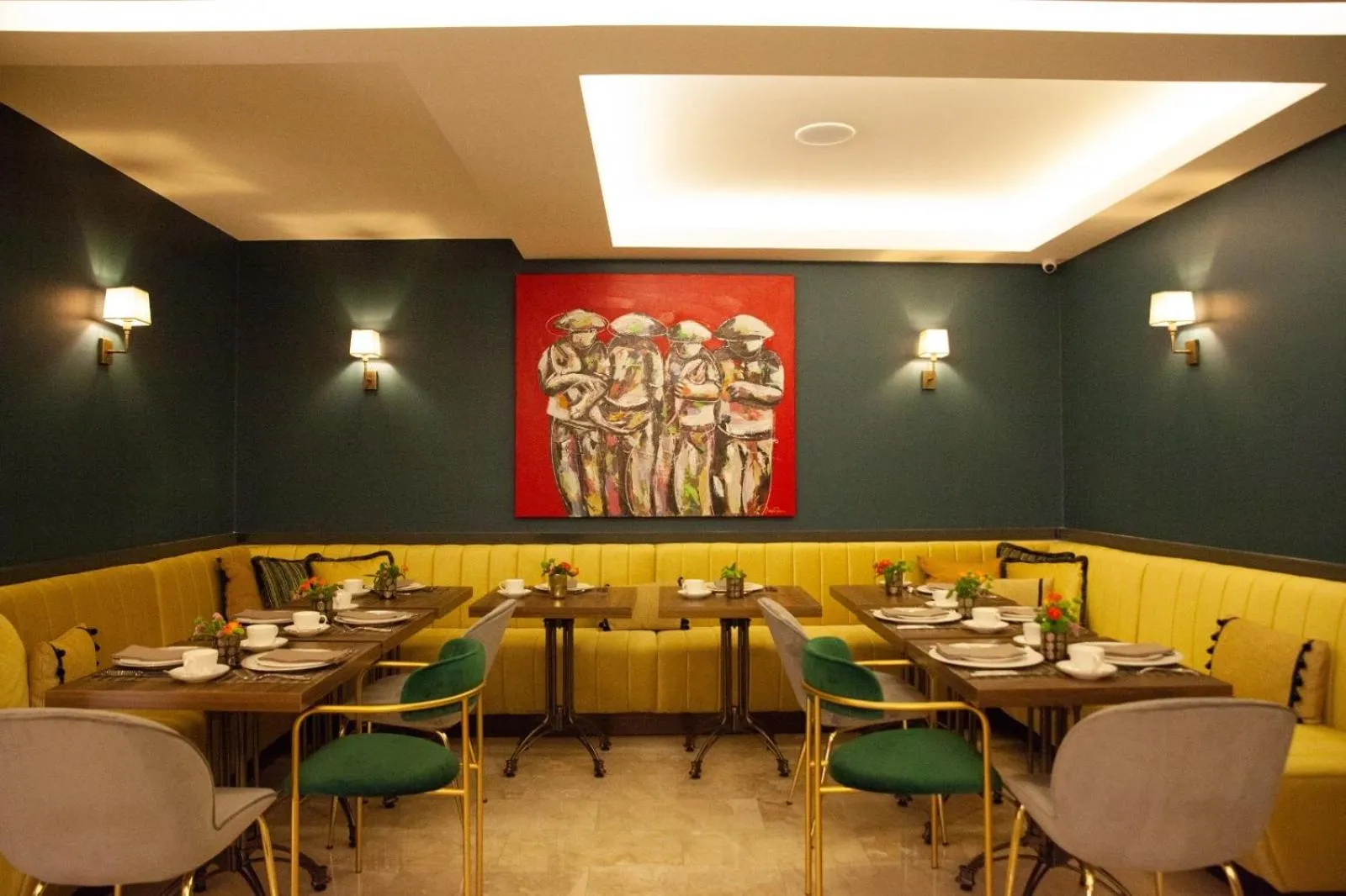 Restaurant/places to eat in The Fox Hotel