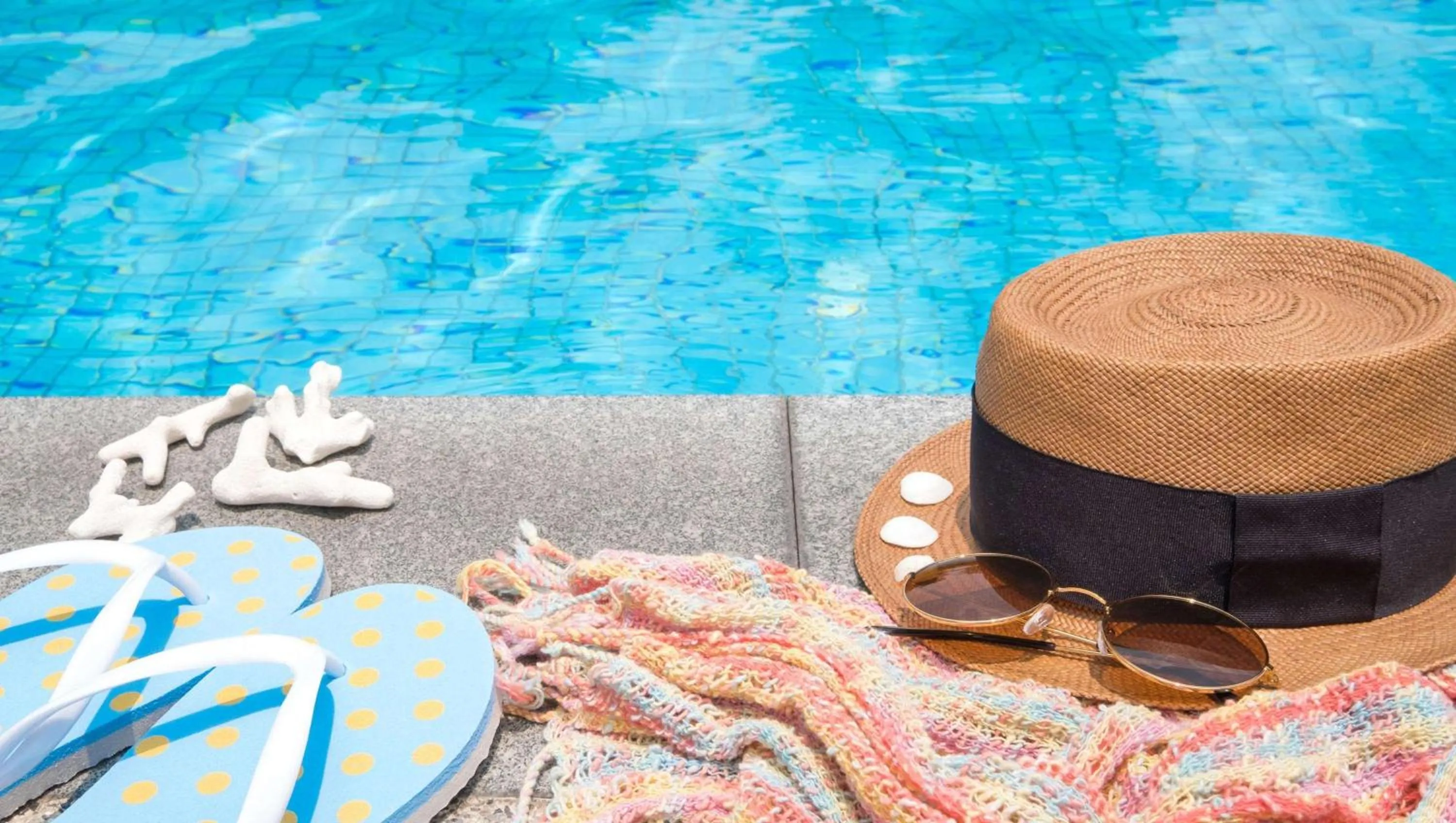 Swimming pool in Magnuson Hotel Jacksonville Downtown