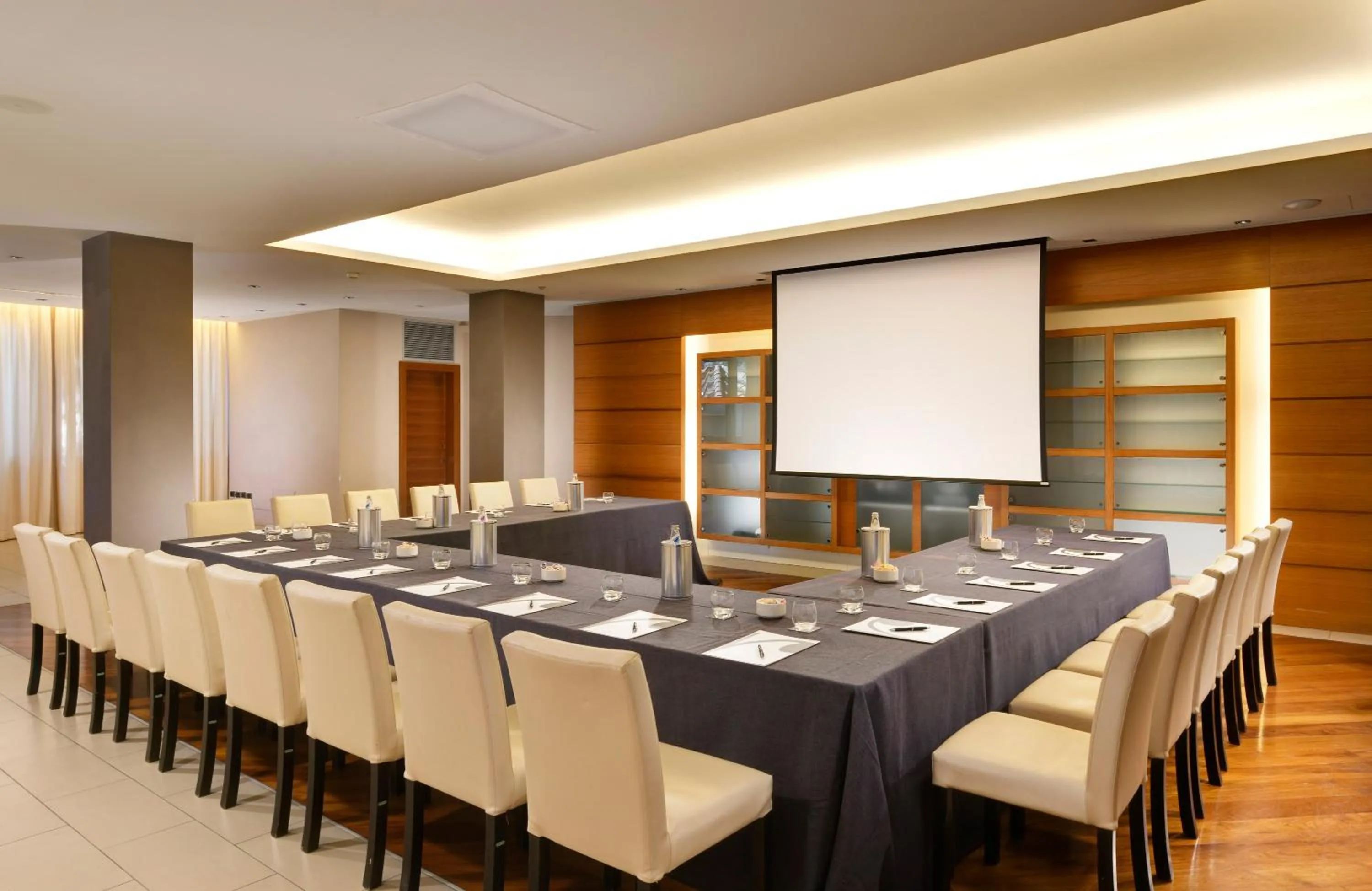 Communal lounge/ TV room in La Plage Resort