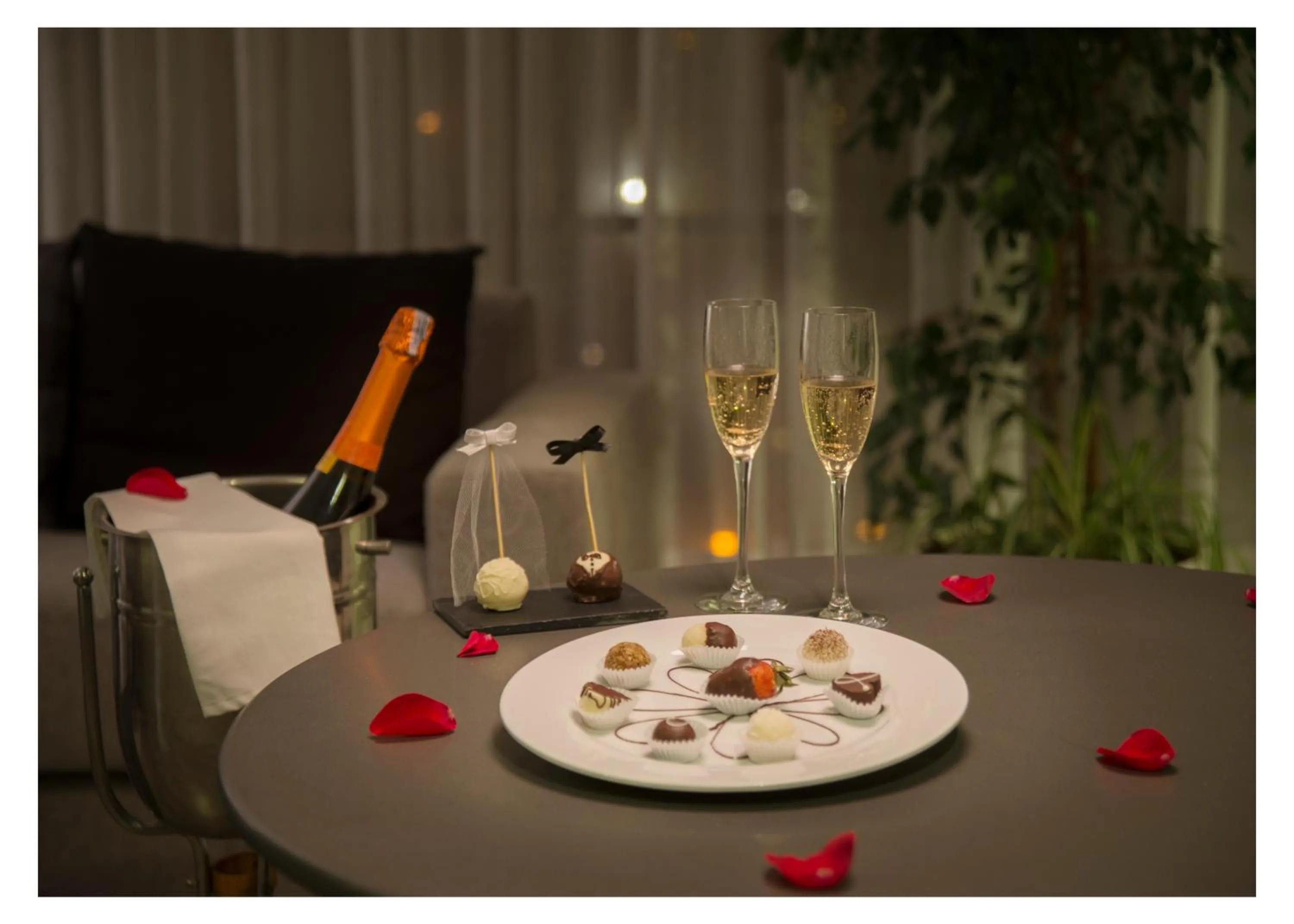 Food in Casa Grande Suites