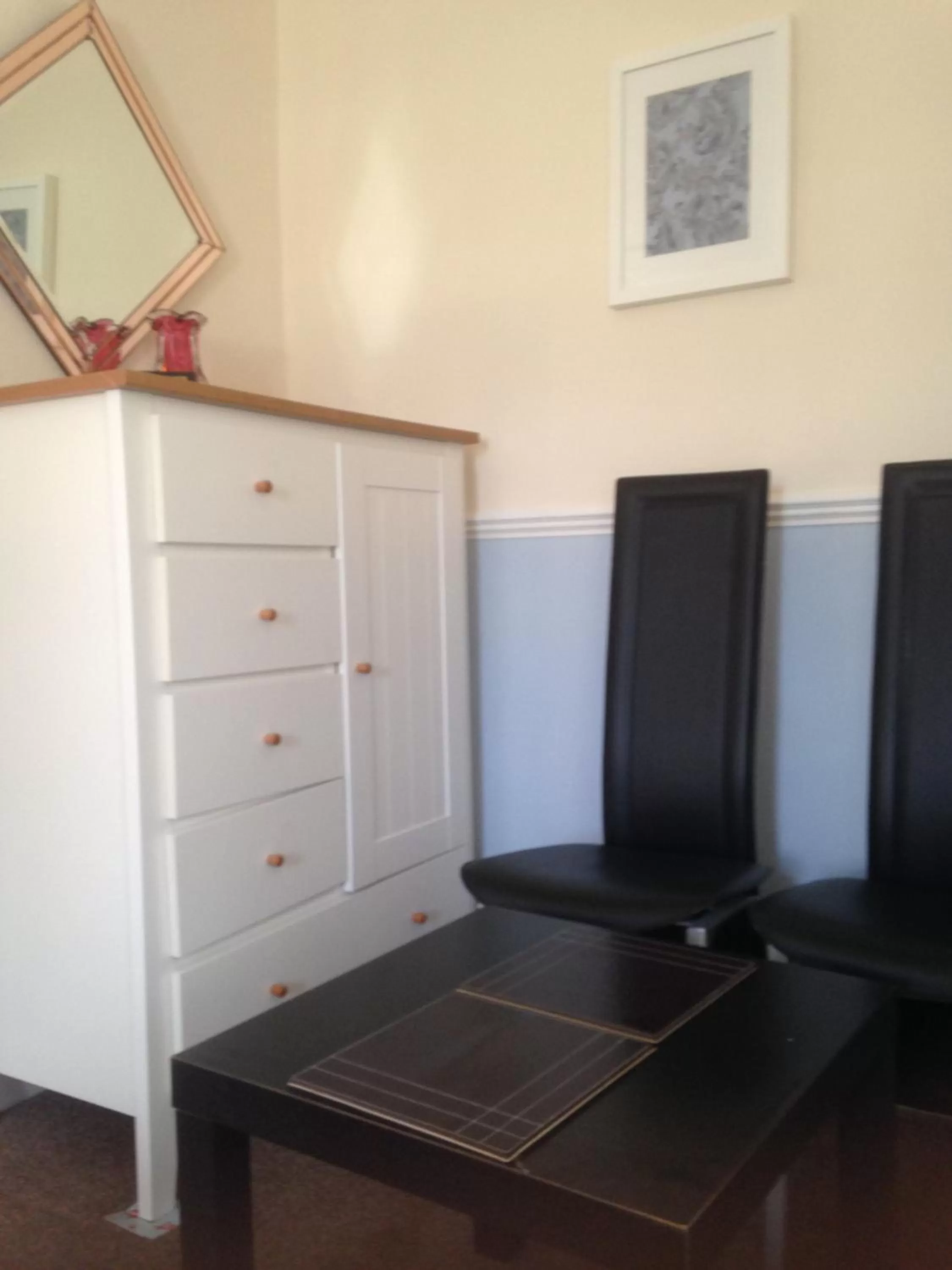 Coffee/tea facilities in Lynebank House Hotel, Bed & Breakfast