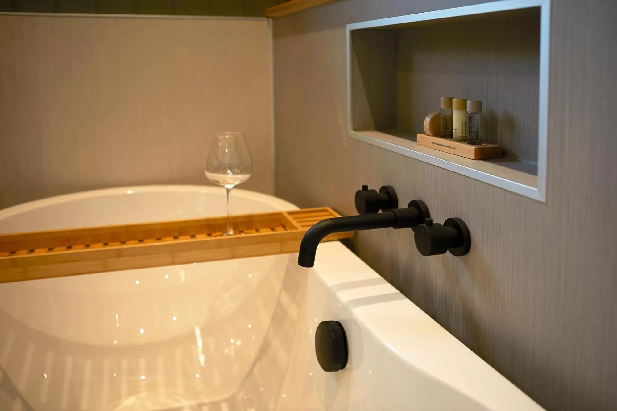 The Plough Inn & Cottages