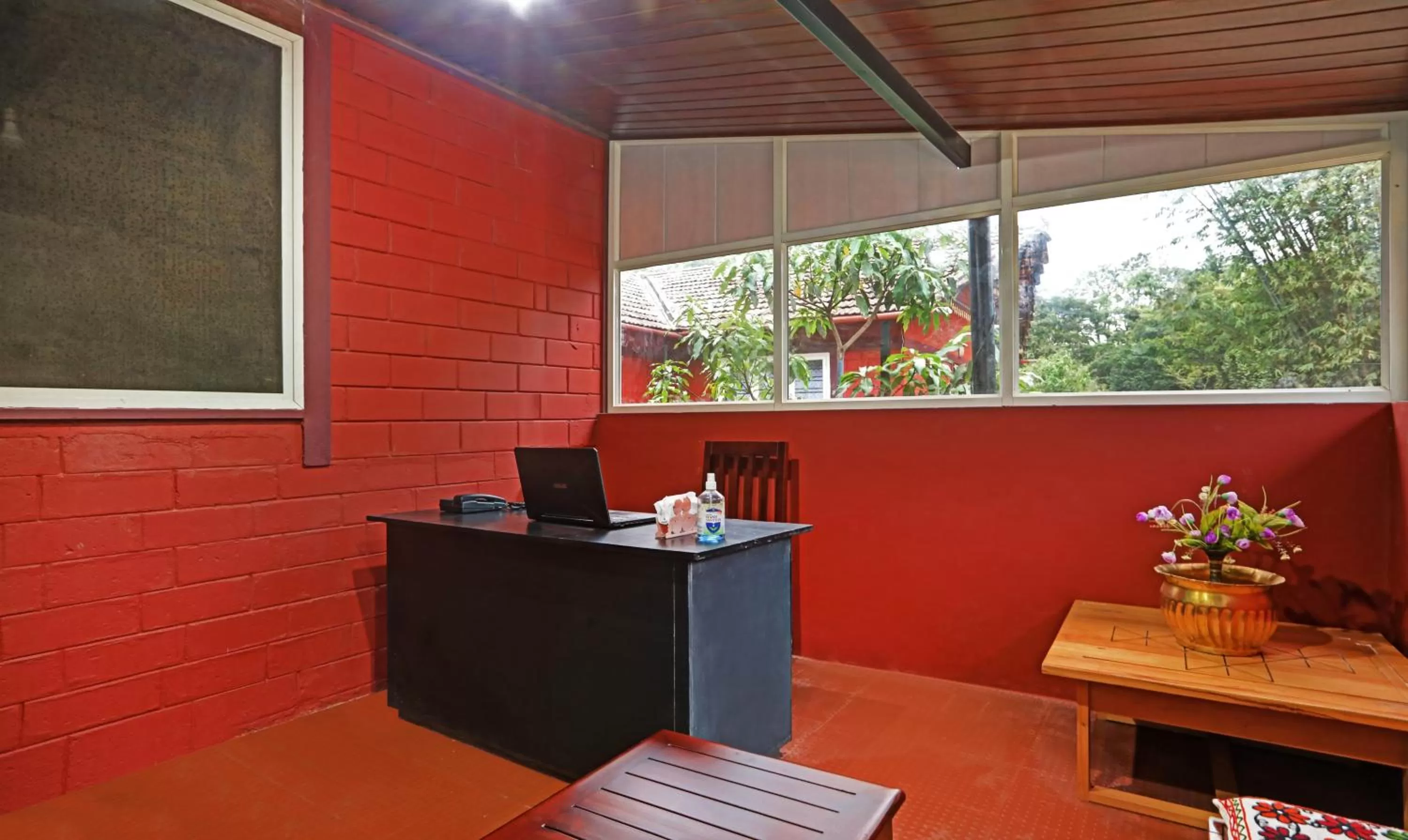 Lobby or reception in Hotel Allaranda Homestay