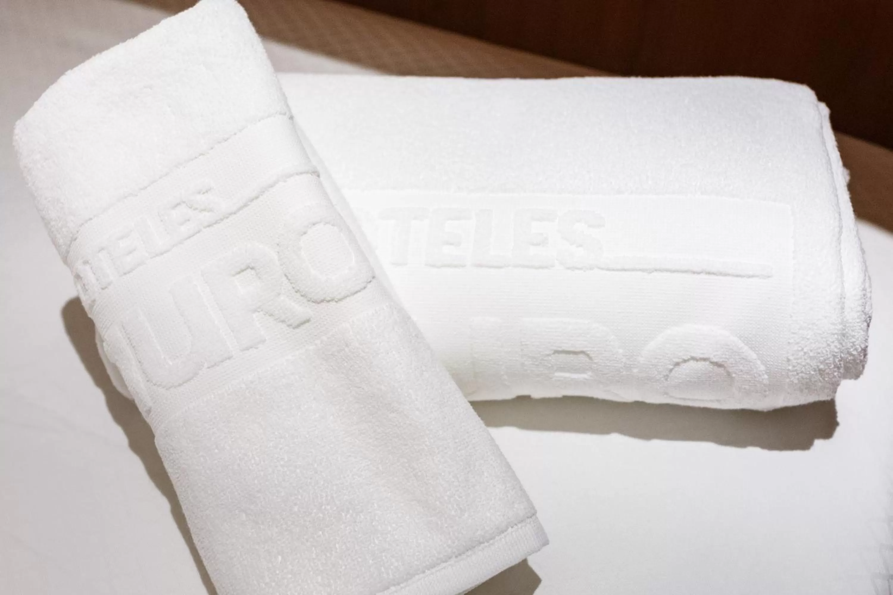 Bathroom, Bed in Hotel Dauro Premier