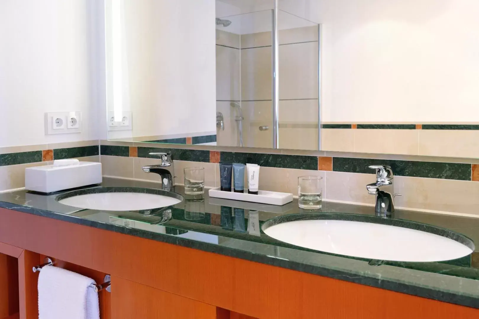 Standard Suite in ATLANTIC Hotel Wilhelmshaven Standard Suite in ATLANTIC Hotel Wilhelmshaven