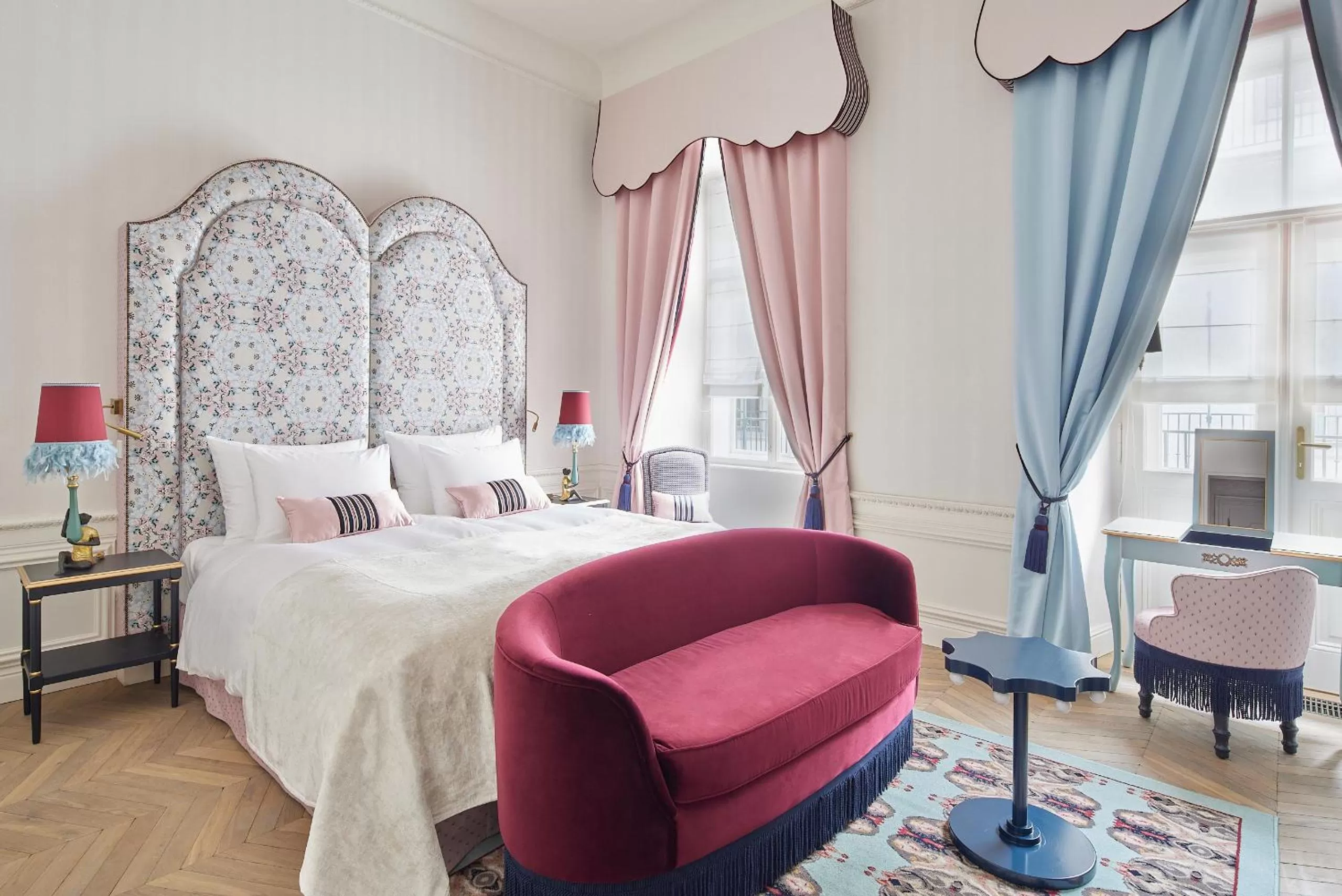 Photo of the whole room, Bed in The Leo Grand