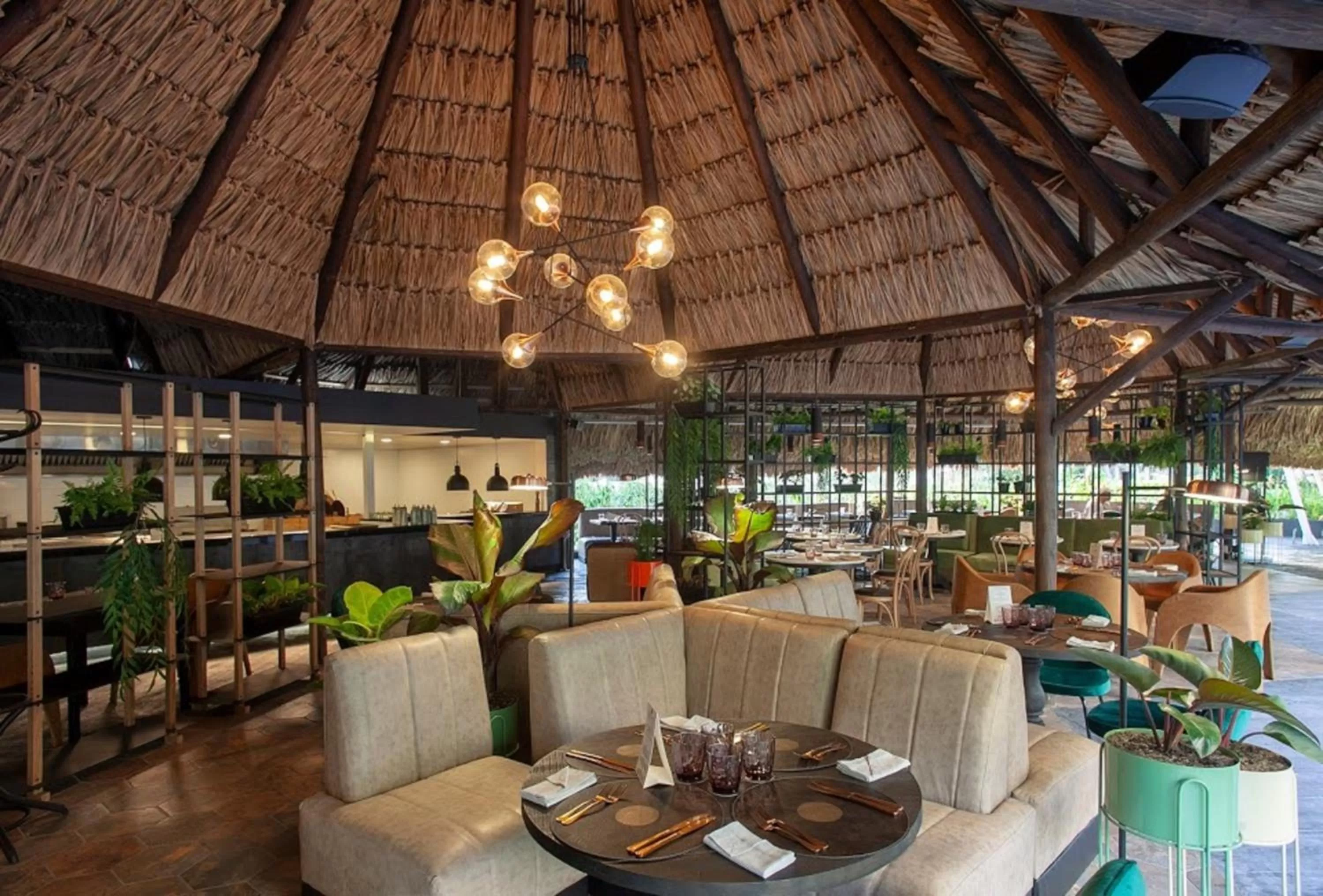 Restaurant/places to eat in InterContinental Medellin - Movich by IHG