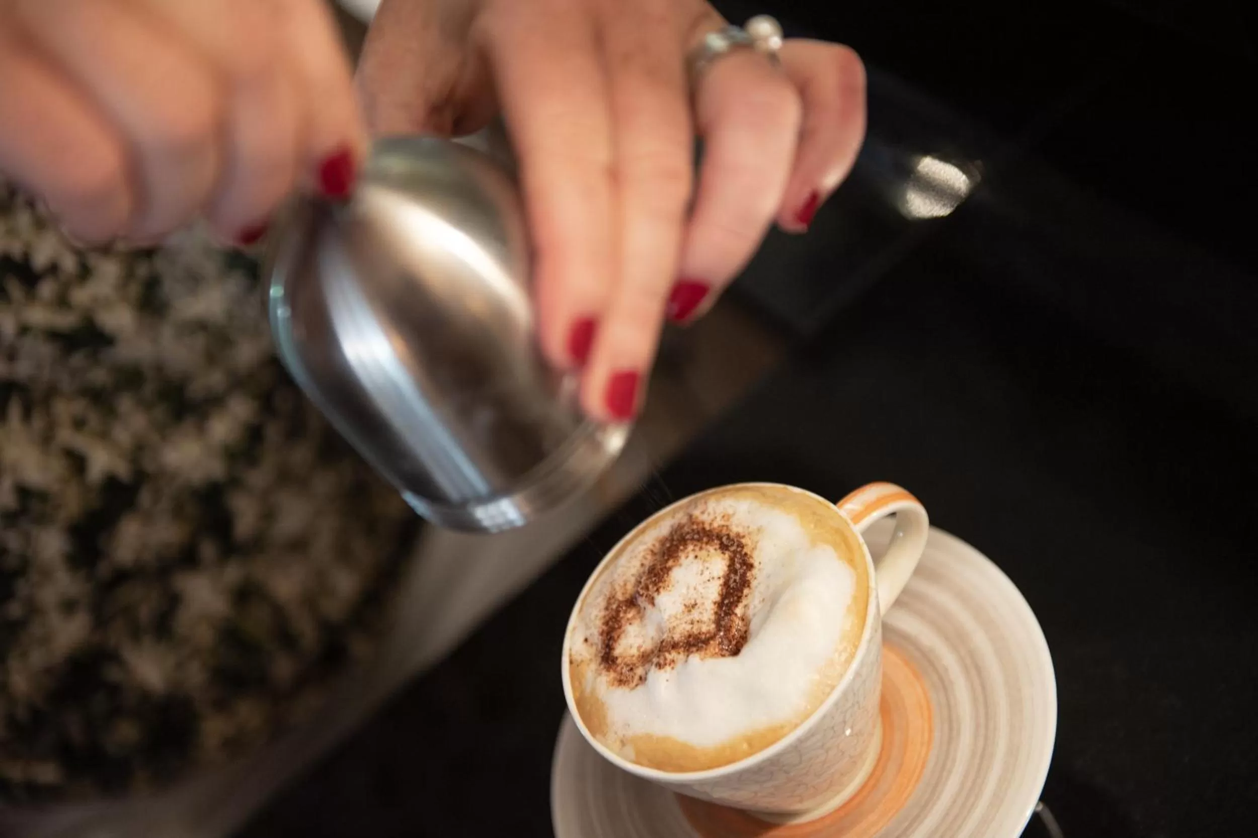 Food and drinks in Matterhorn Lodge Boutique Hotel & Apartments