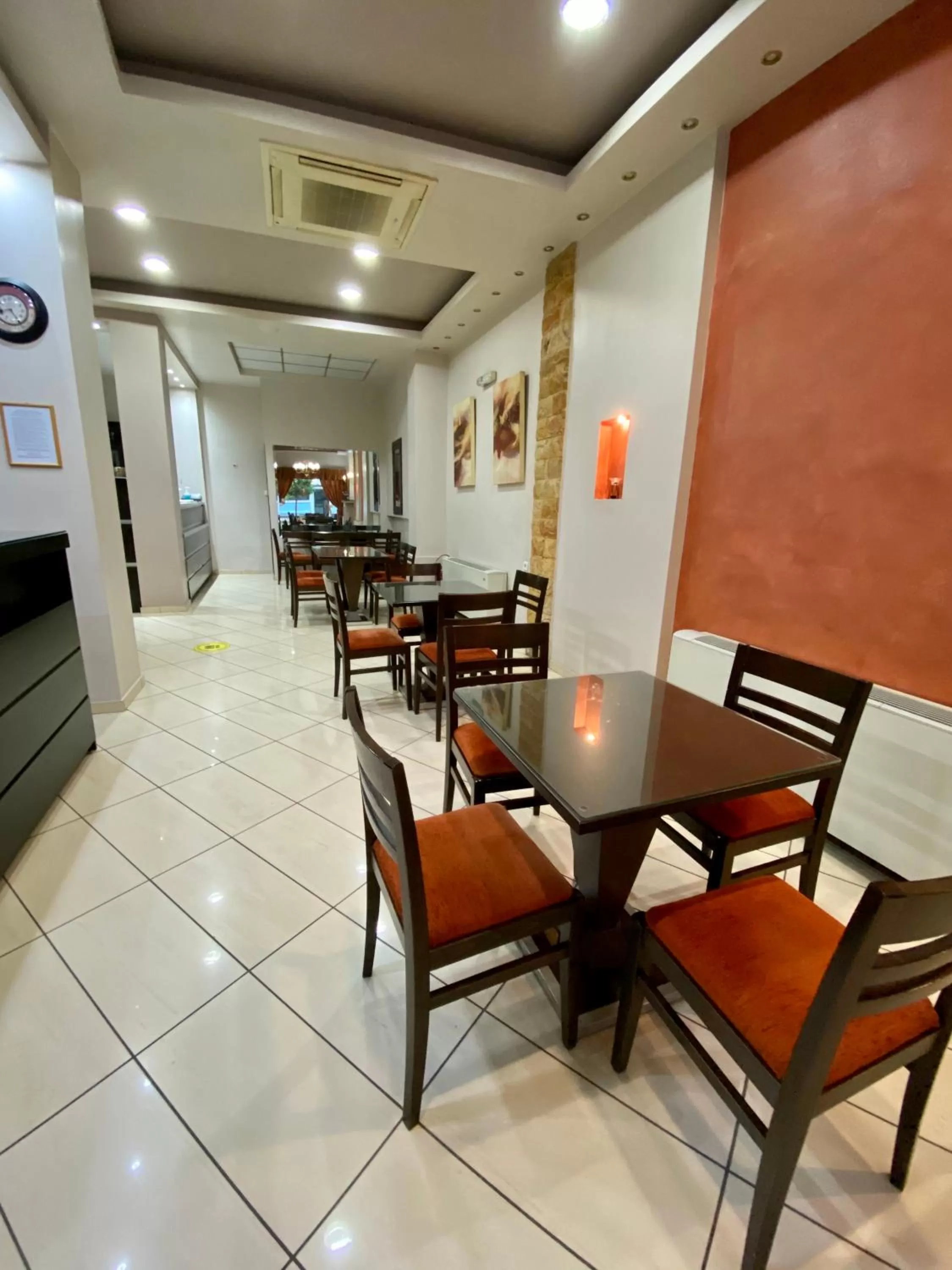 Restaurant/places to eat in Ξενοδοχείο Acropol