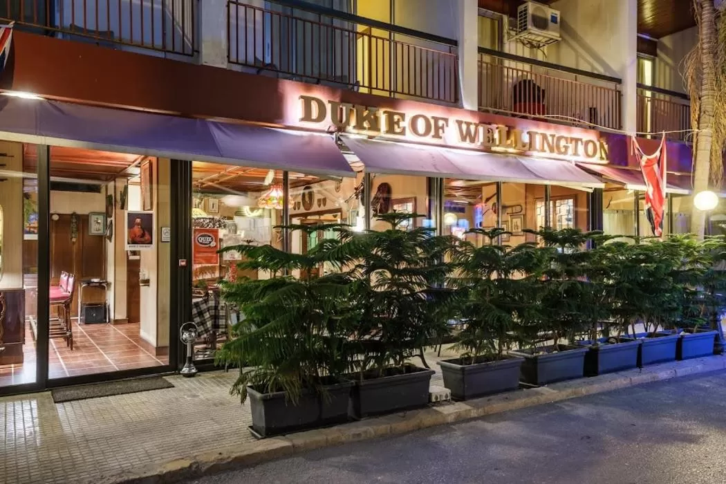 Restaurant/places to eat in The Mayflower Hotel