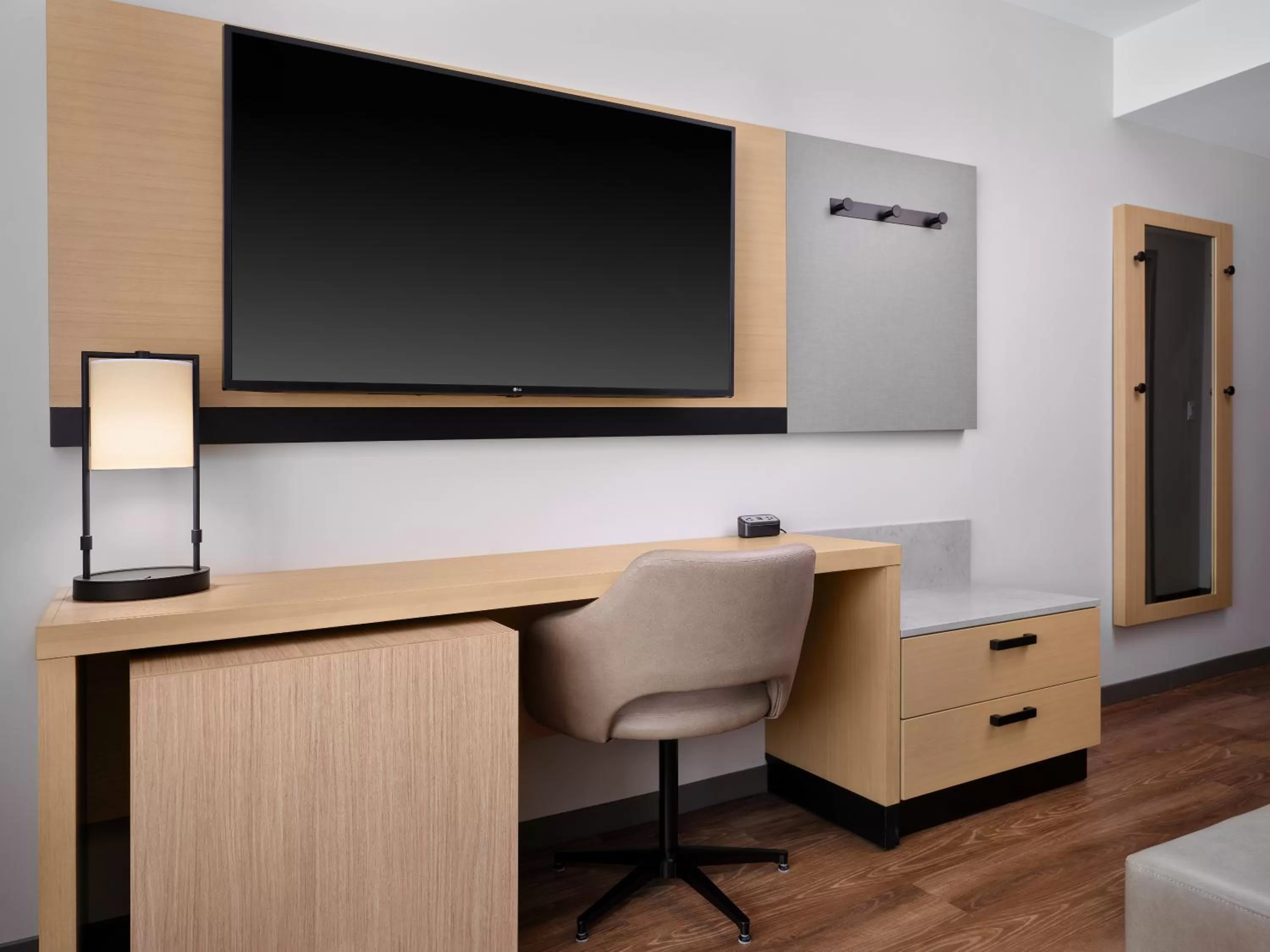 TV and multimedia in The Forester, a Hyatt Place Hotel