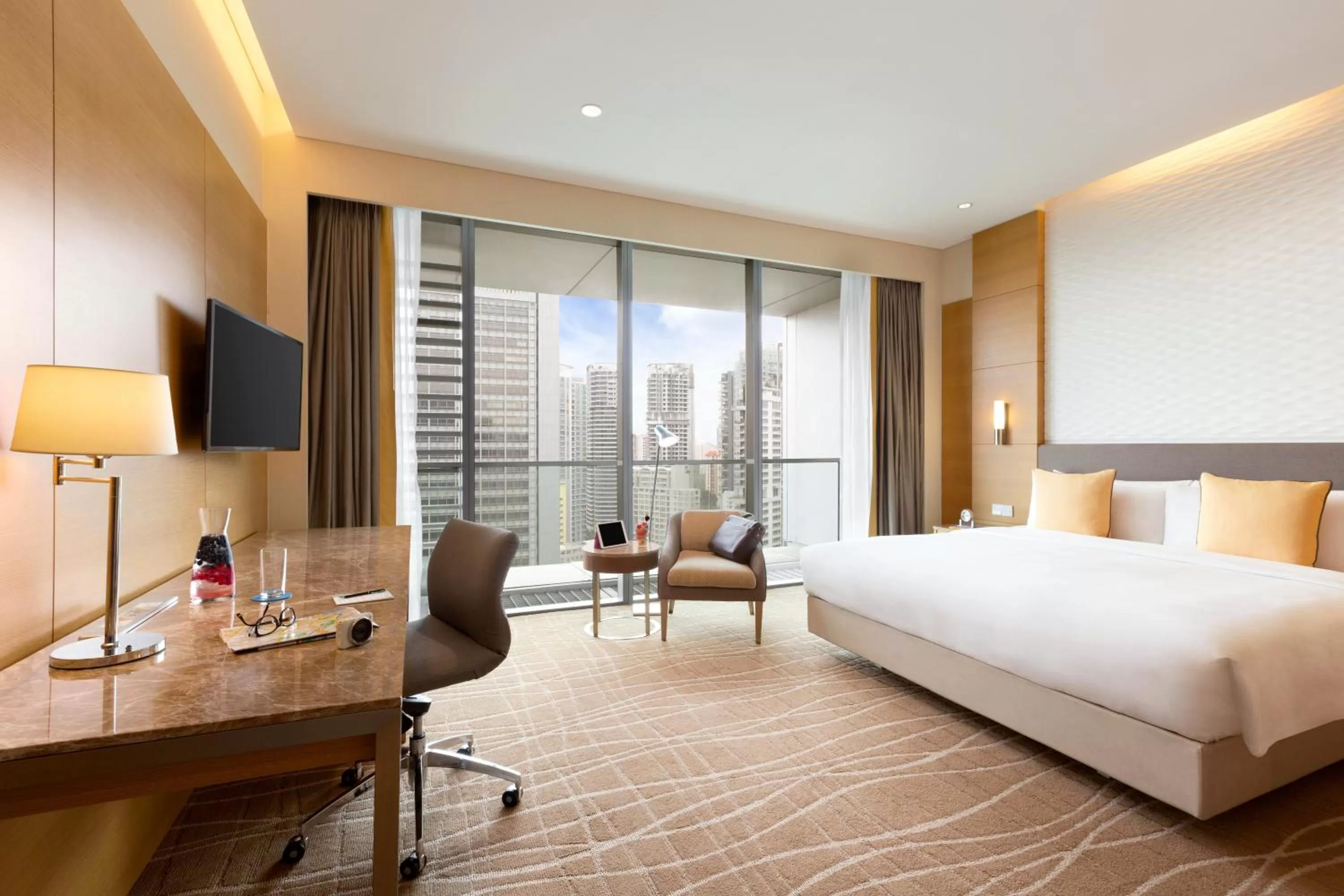 Photo of the whole room, Bed in JEN Singapore Orchardgateway by Shangri-La