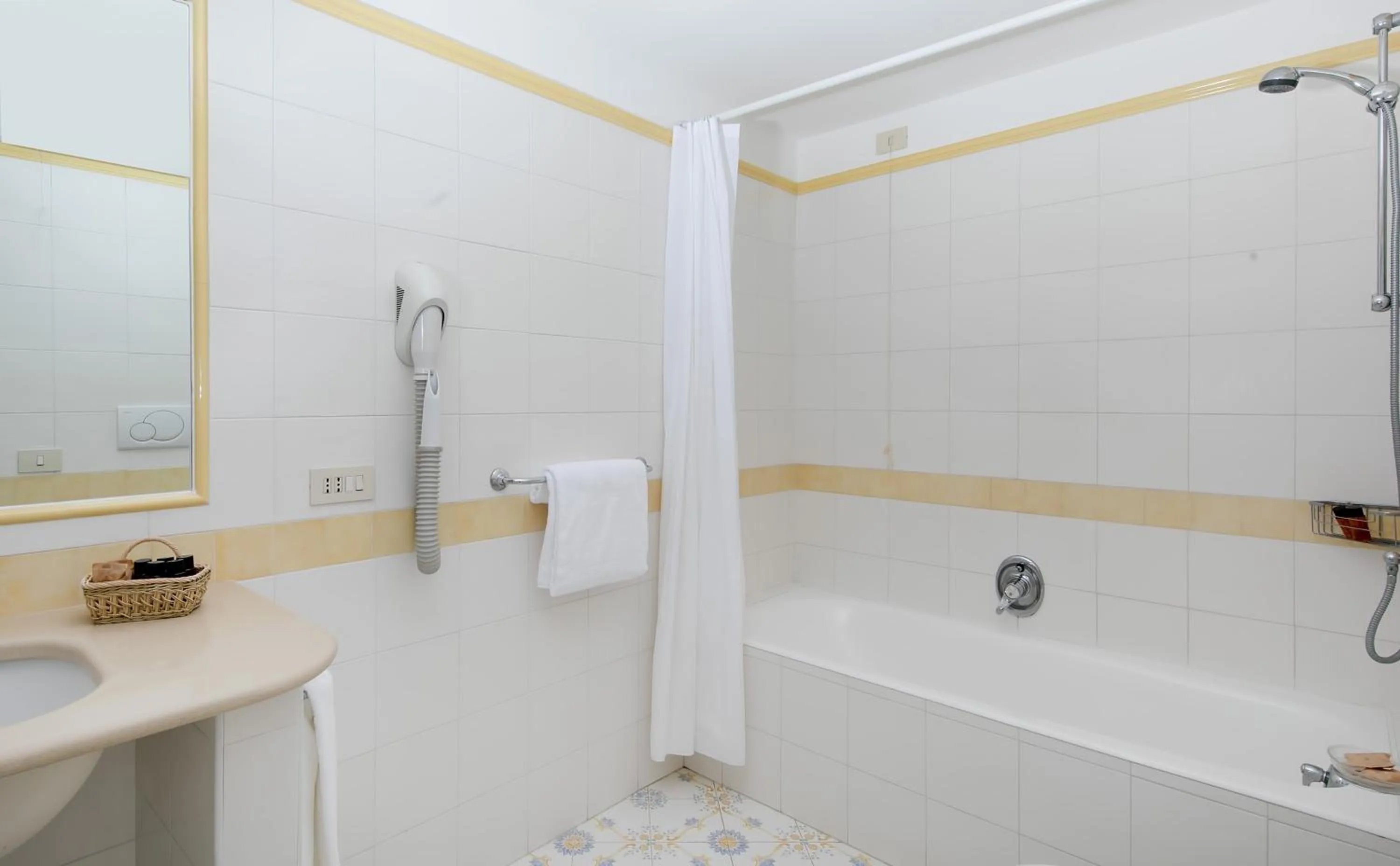 Junior Suite with Sea View in Hotel Bellavista