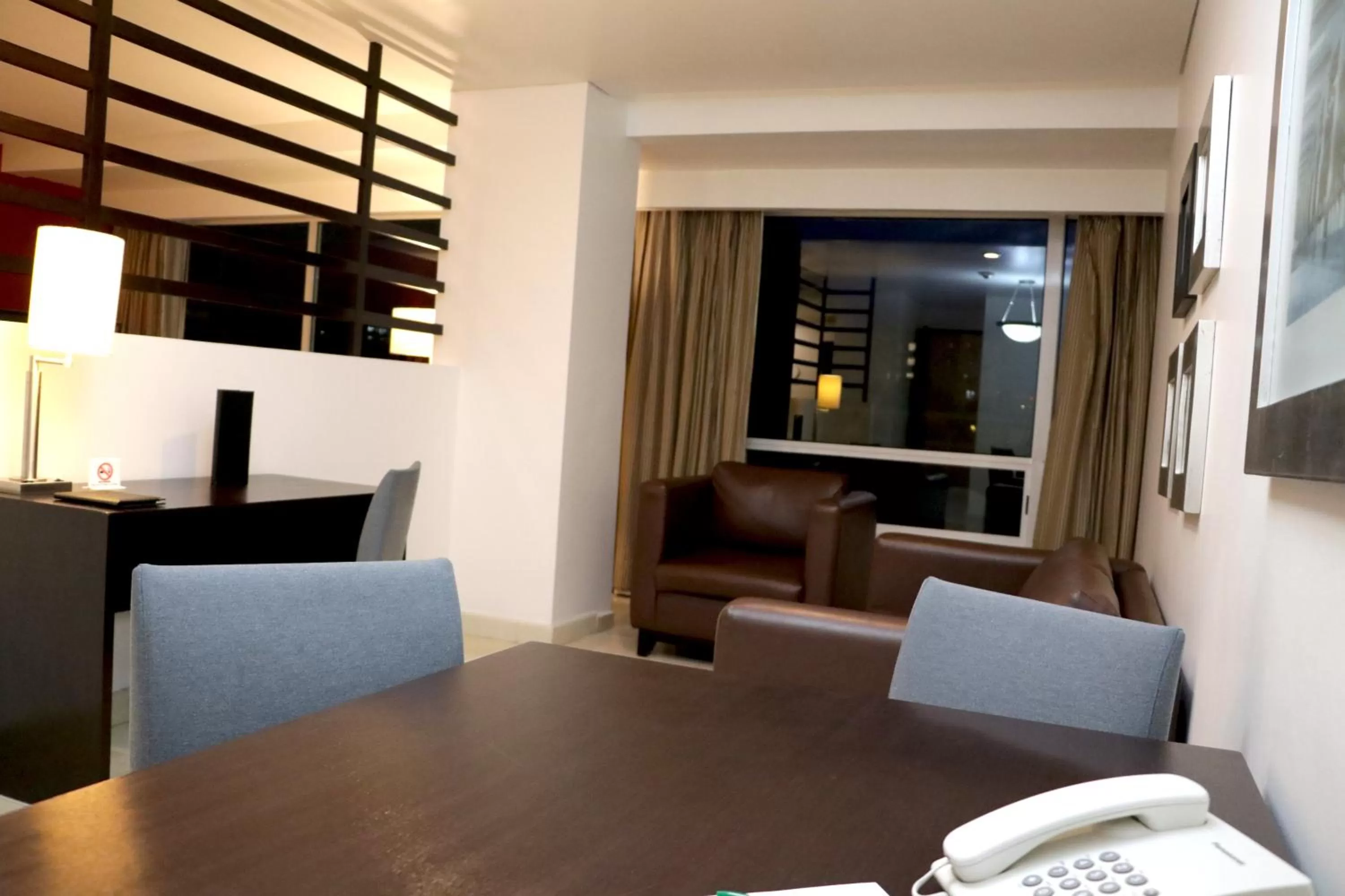 Seating area in Hotel & Suites PF