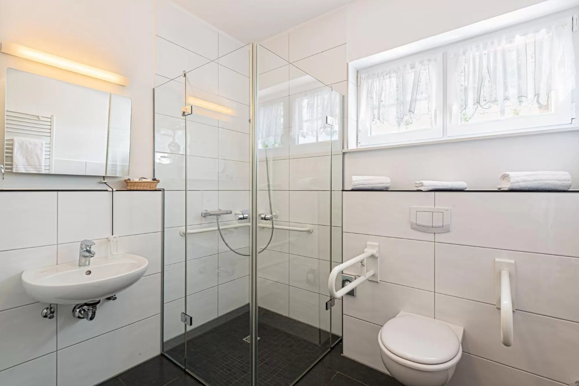 Shower in Hotel Pfeffermühle