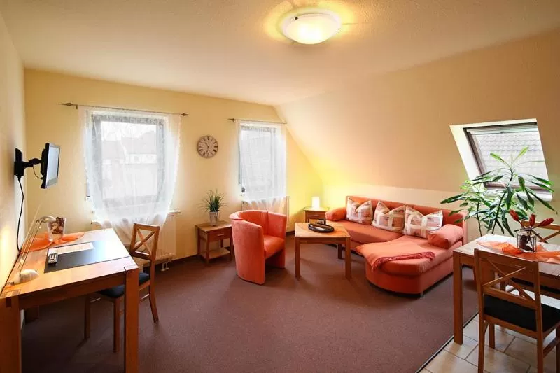 Day, Seating Area in Hotel-Pension zum Markt