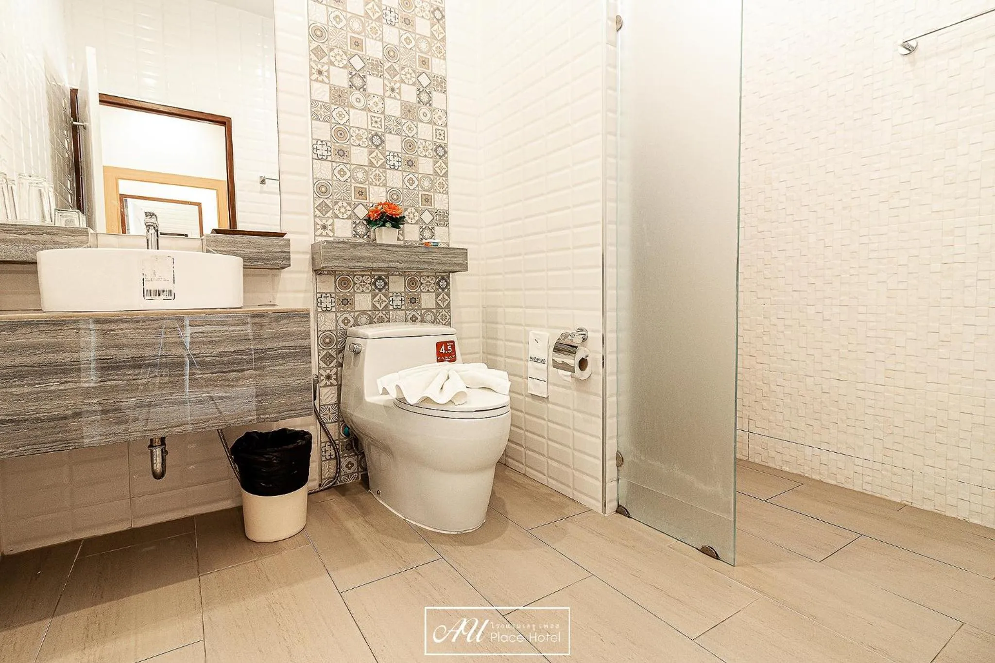 Bathroom in AU Place Hotel